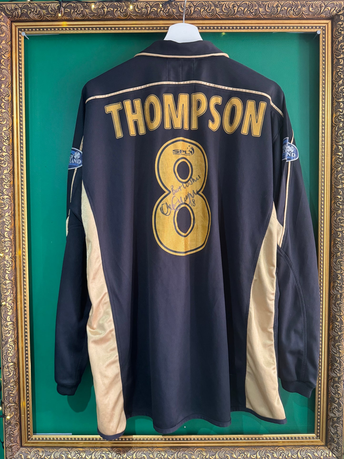 Celtic 2003/04 away shirt xlarge Alan Thompson 8 matchworn & signed