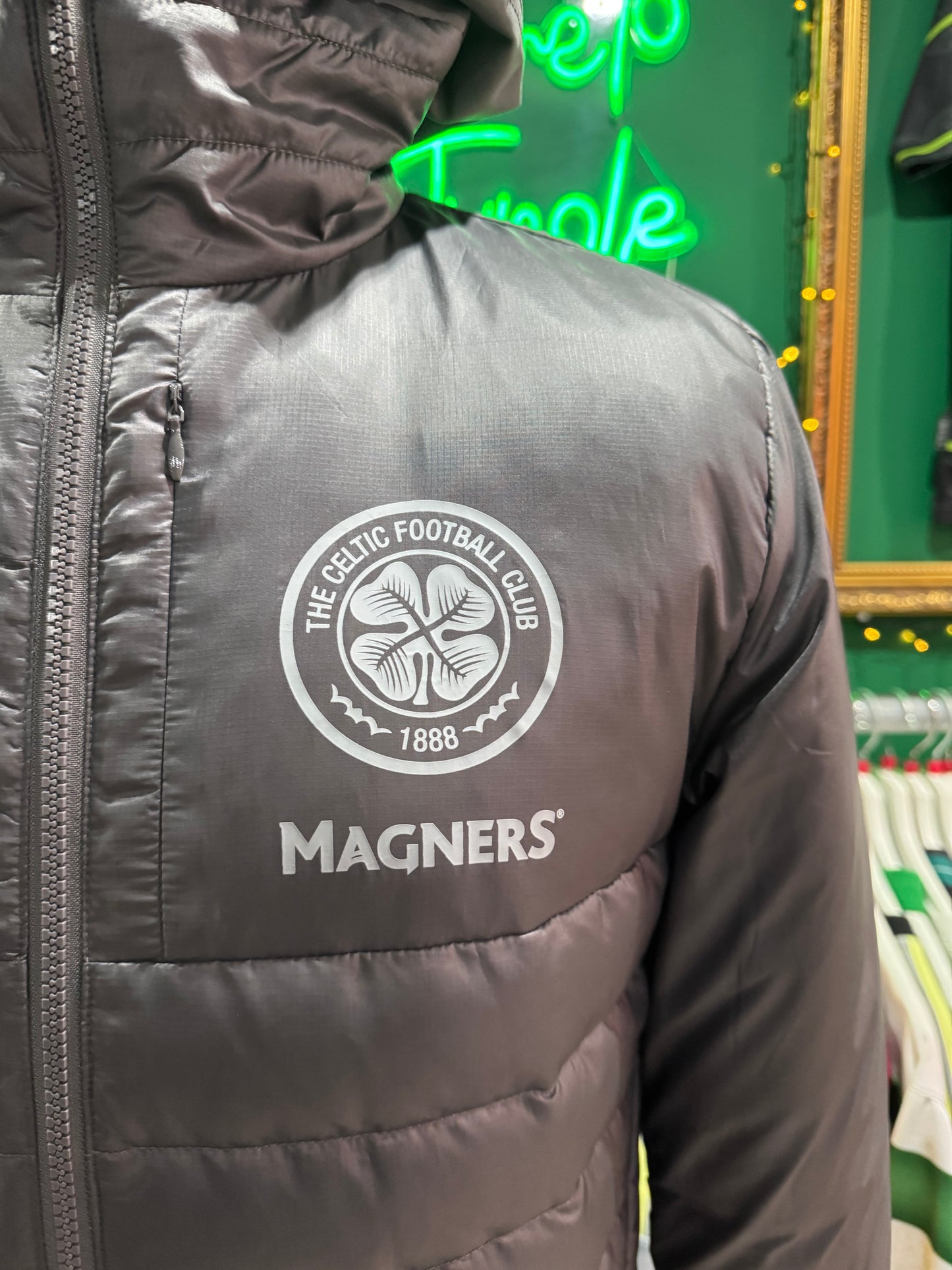 Celtic padded puffer coach jacket new balance small