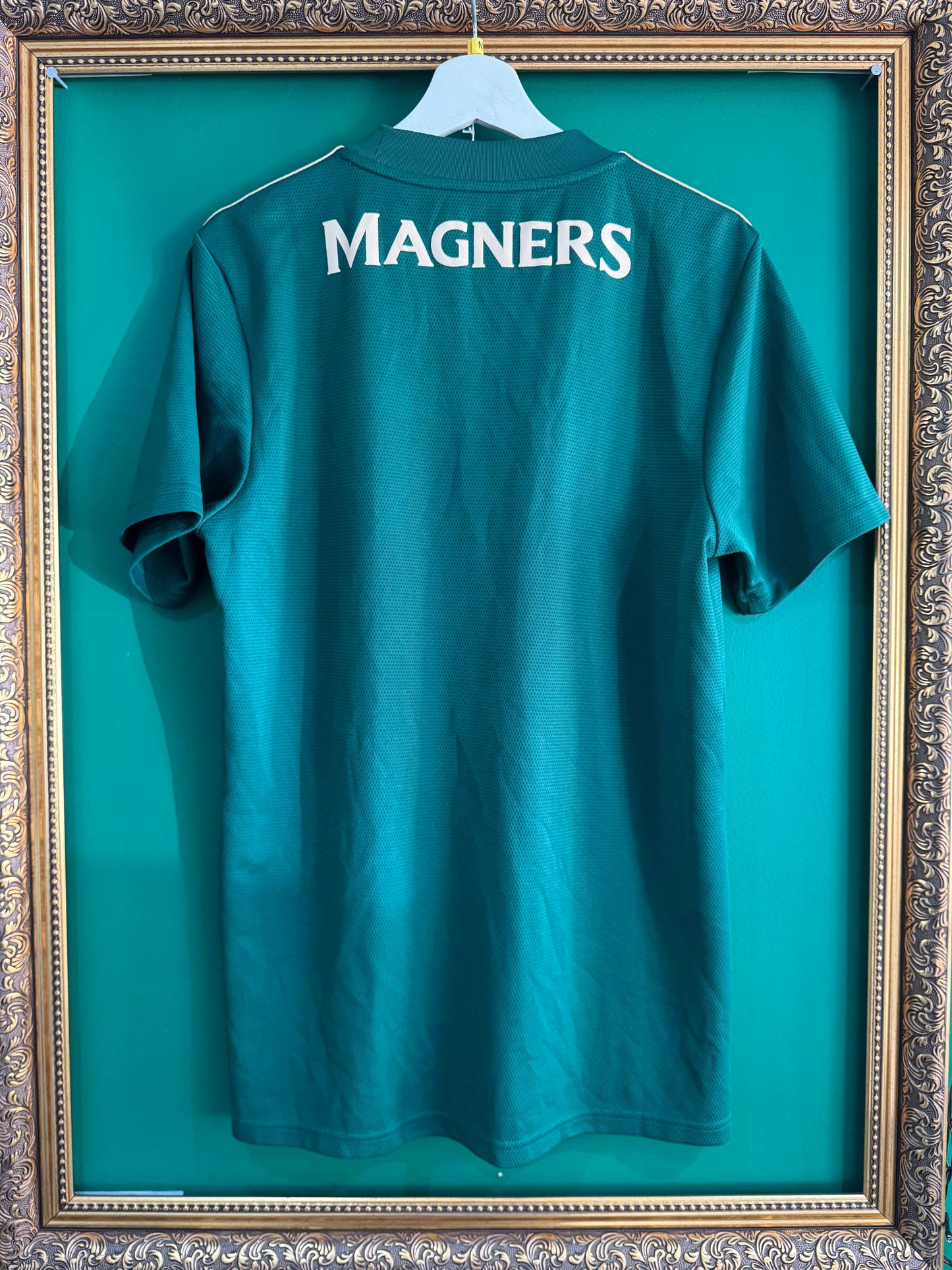 Celtic 2021/22 away shirt medium