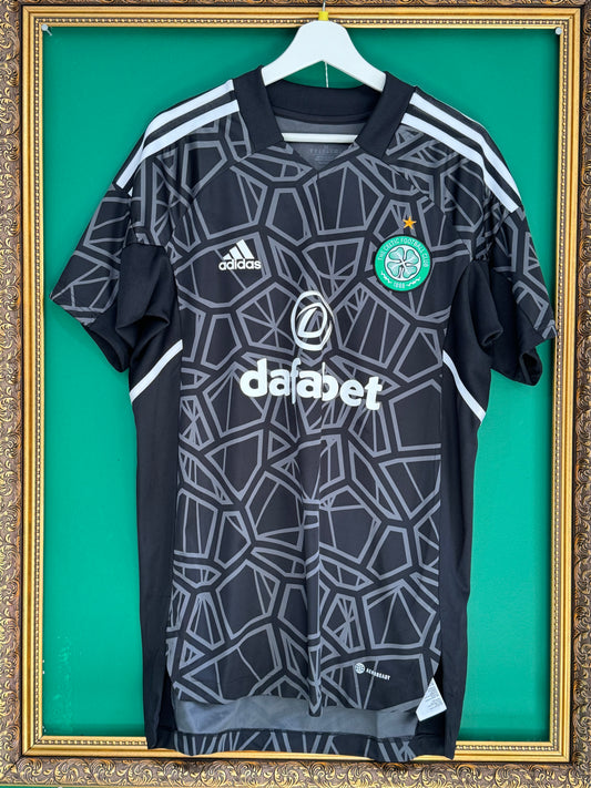 Celtic 2022/23 third goalkeeper medium