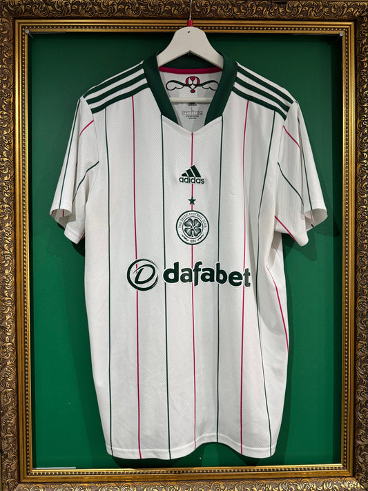 Celtic 2021/22 third shirt large