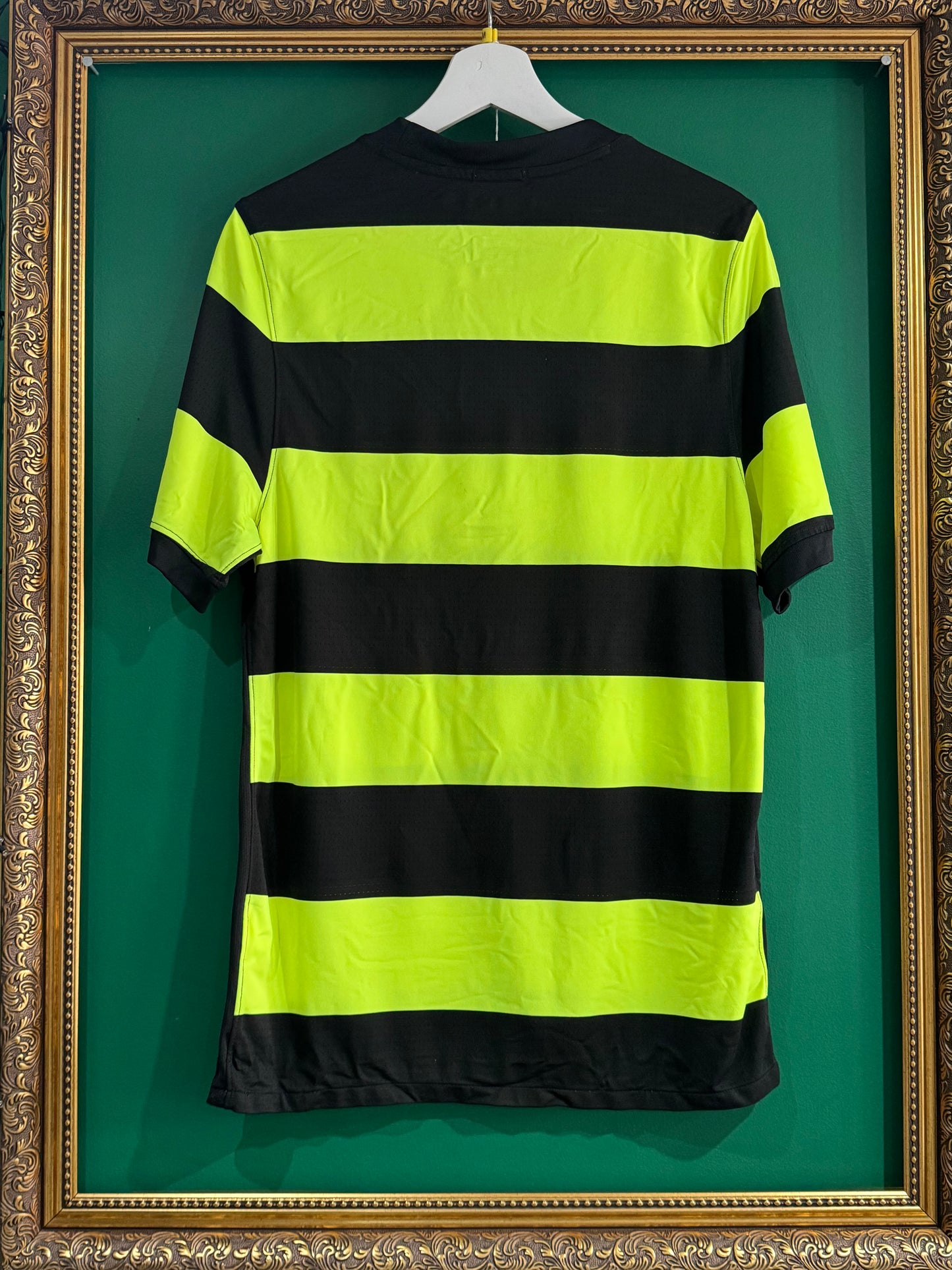 Celtic 2009/10 away shirt medium 7/10
