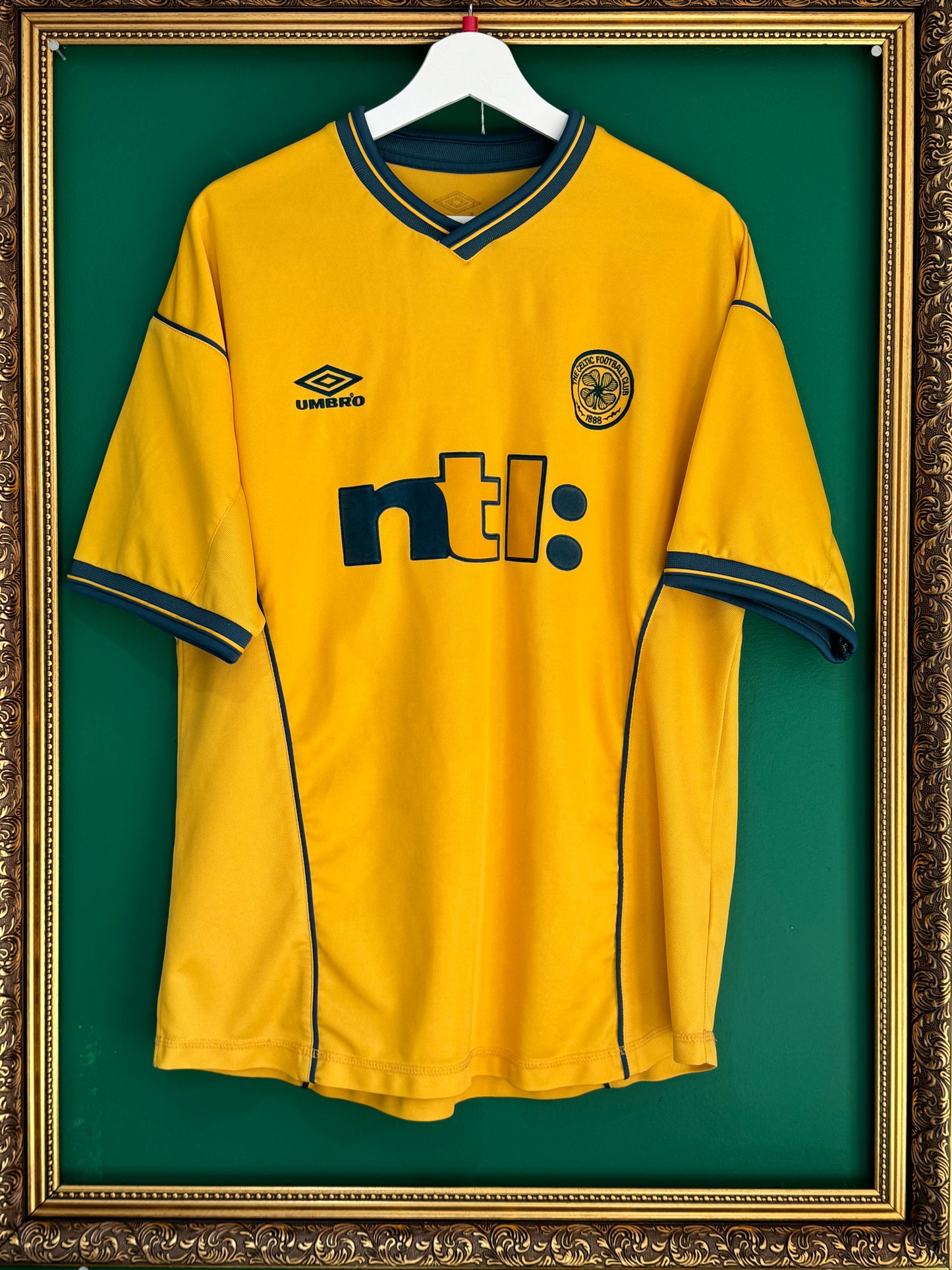 Celtic 2000/02 away xlarge