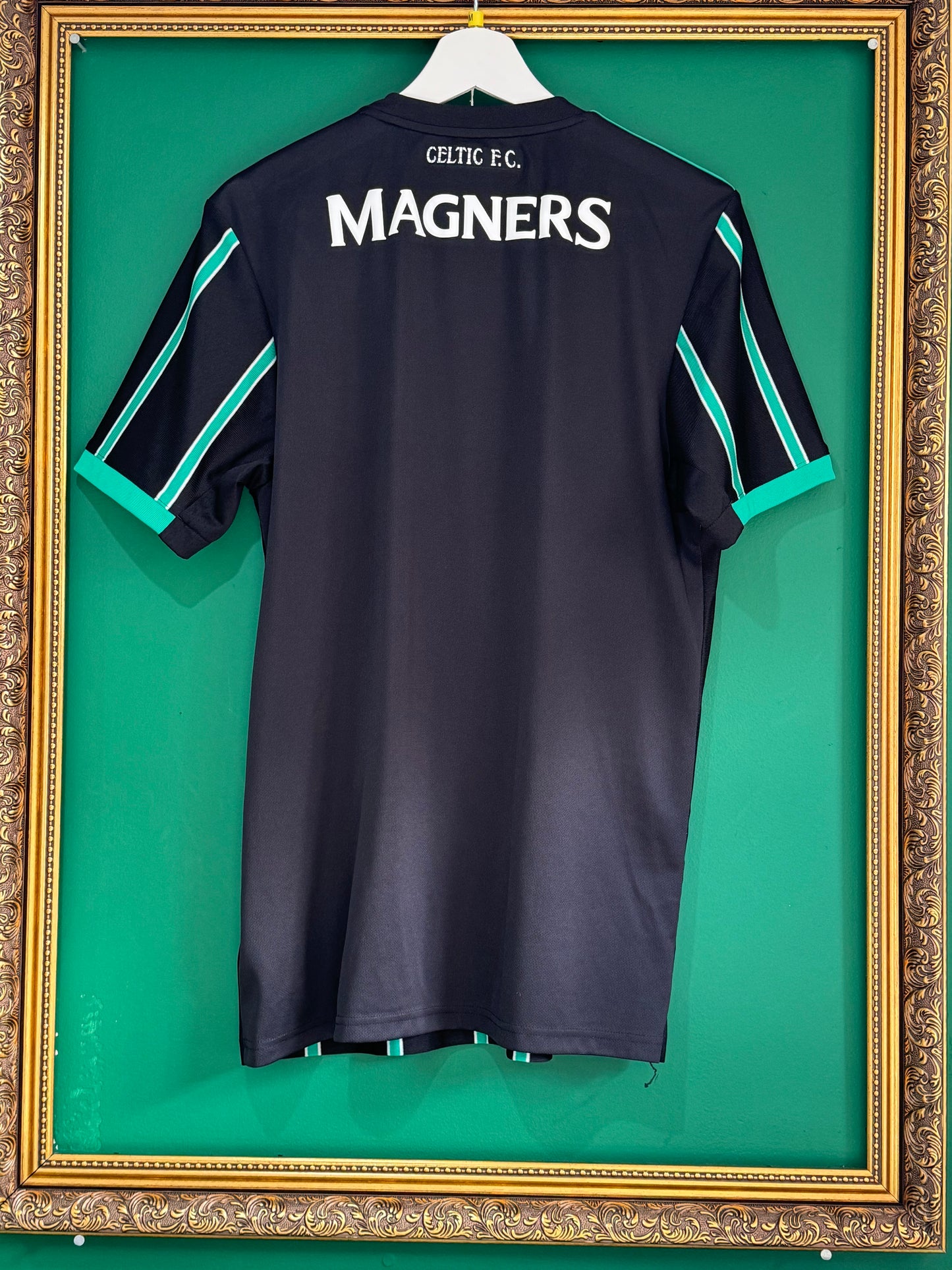 Celtic 2022/23 away medium