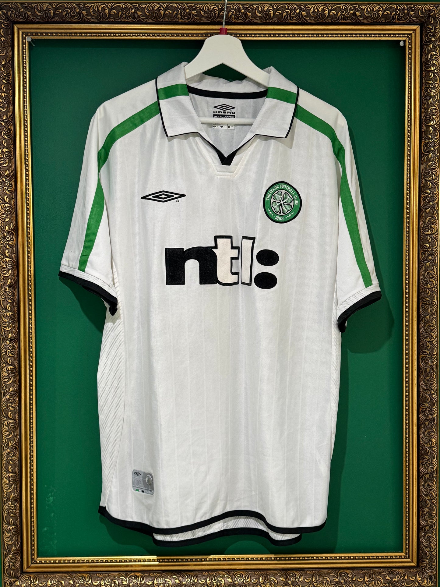 Celtic 2001/02 away large