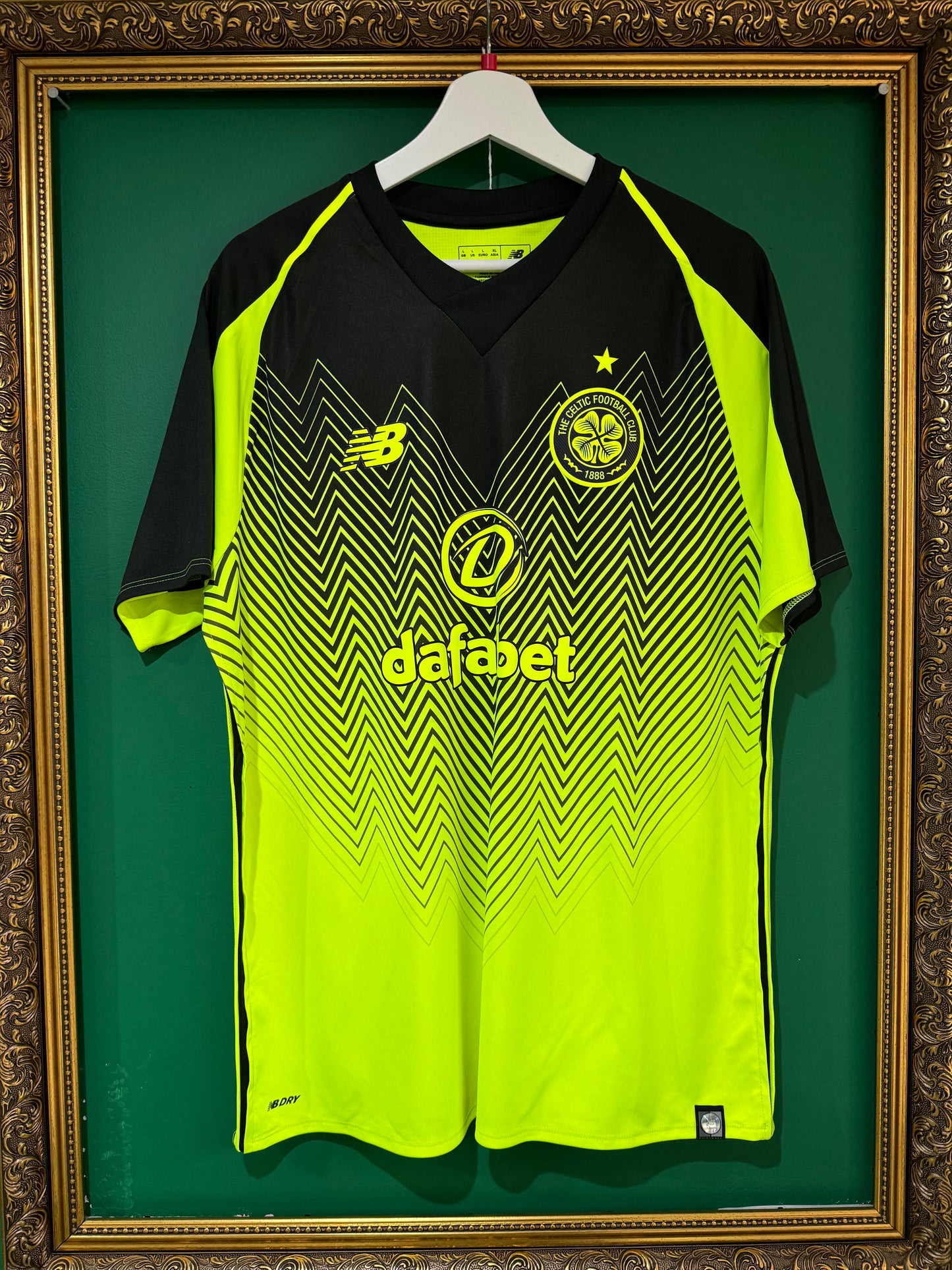 Celtic 2018/19 third large Brown 8