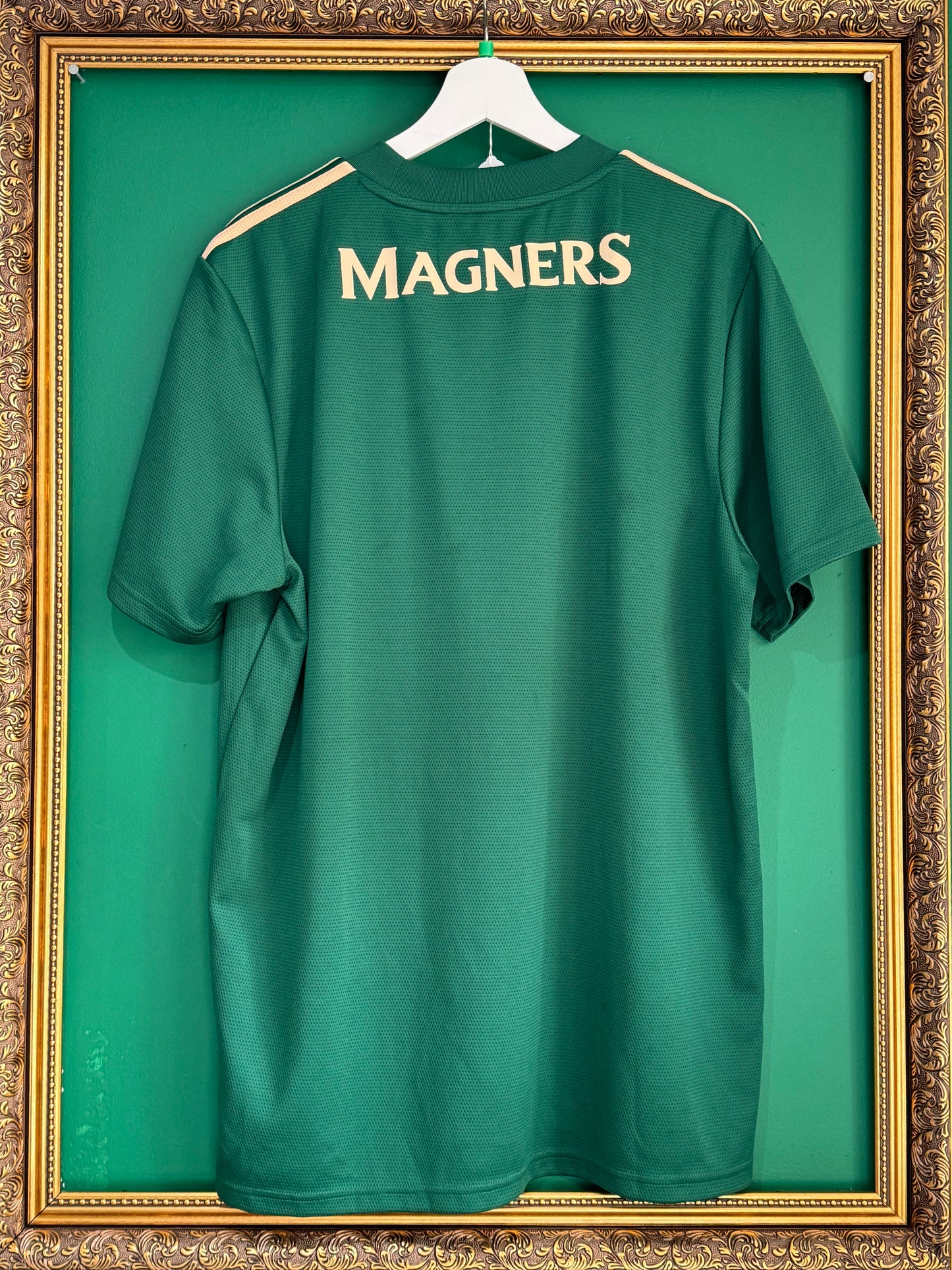 Celtic 2021/22 away xlarge