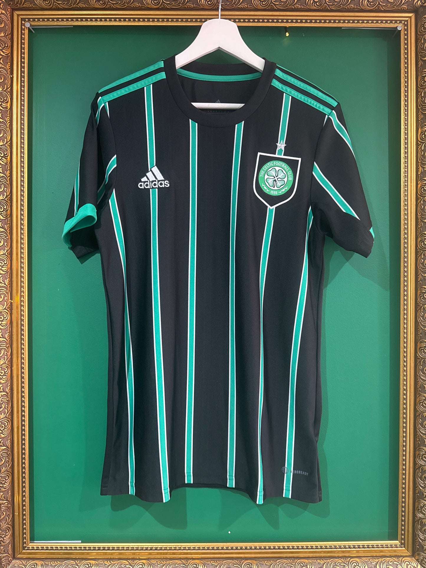 Celtic 2022/23 away shirt small unsponsored