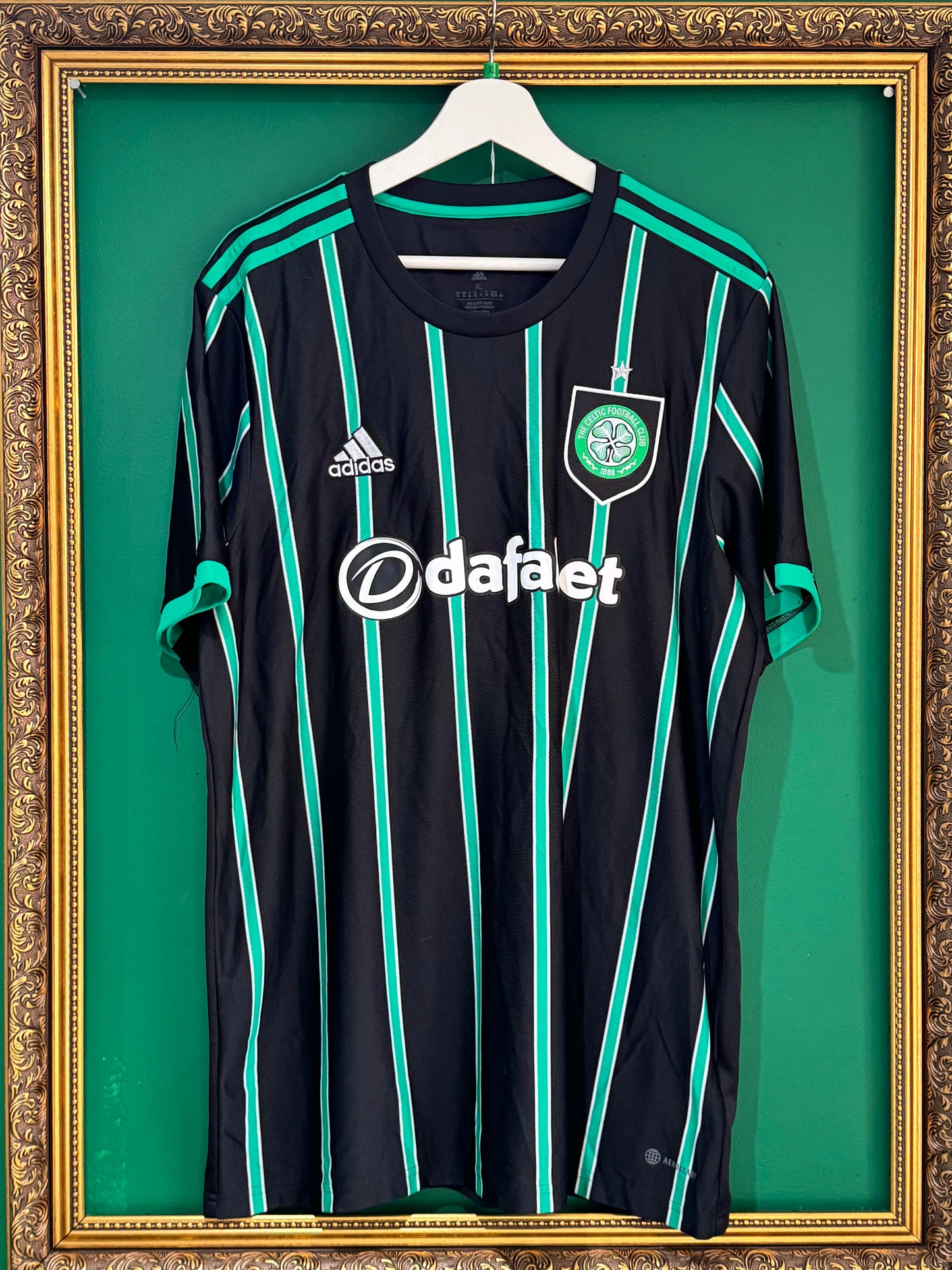 Celtic 2022/23 away xlarge