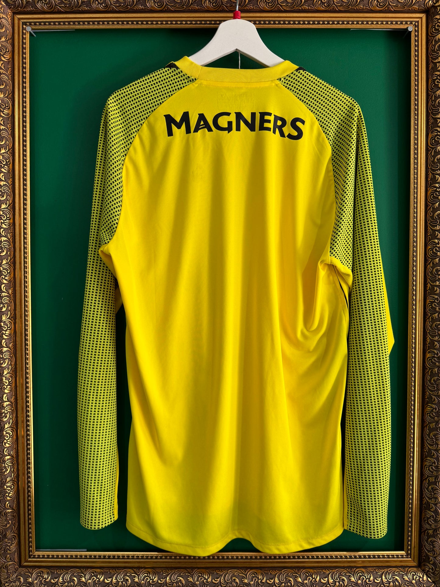 Celtic 2018/19 home goalkeeper large