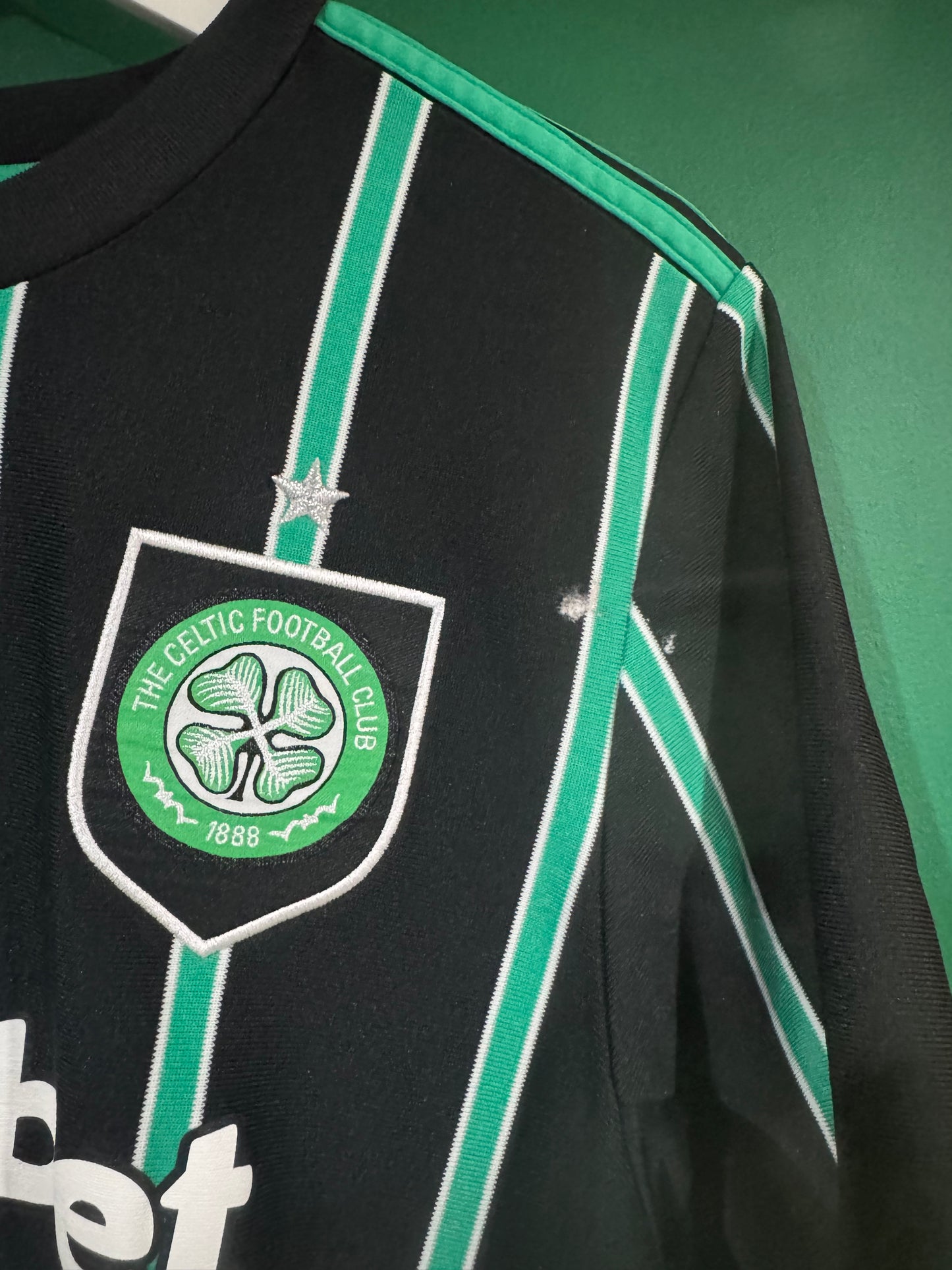 Celtic 2022/23 away shirt large