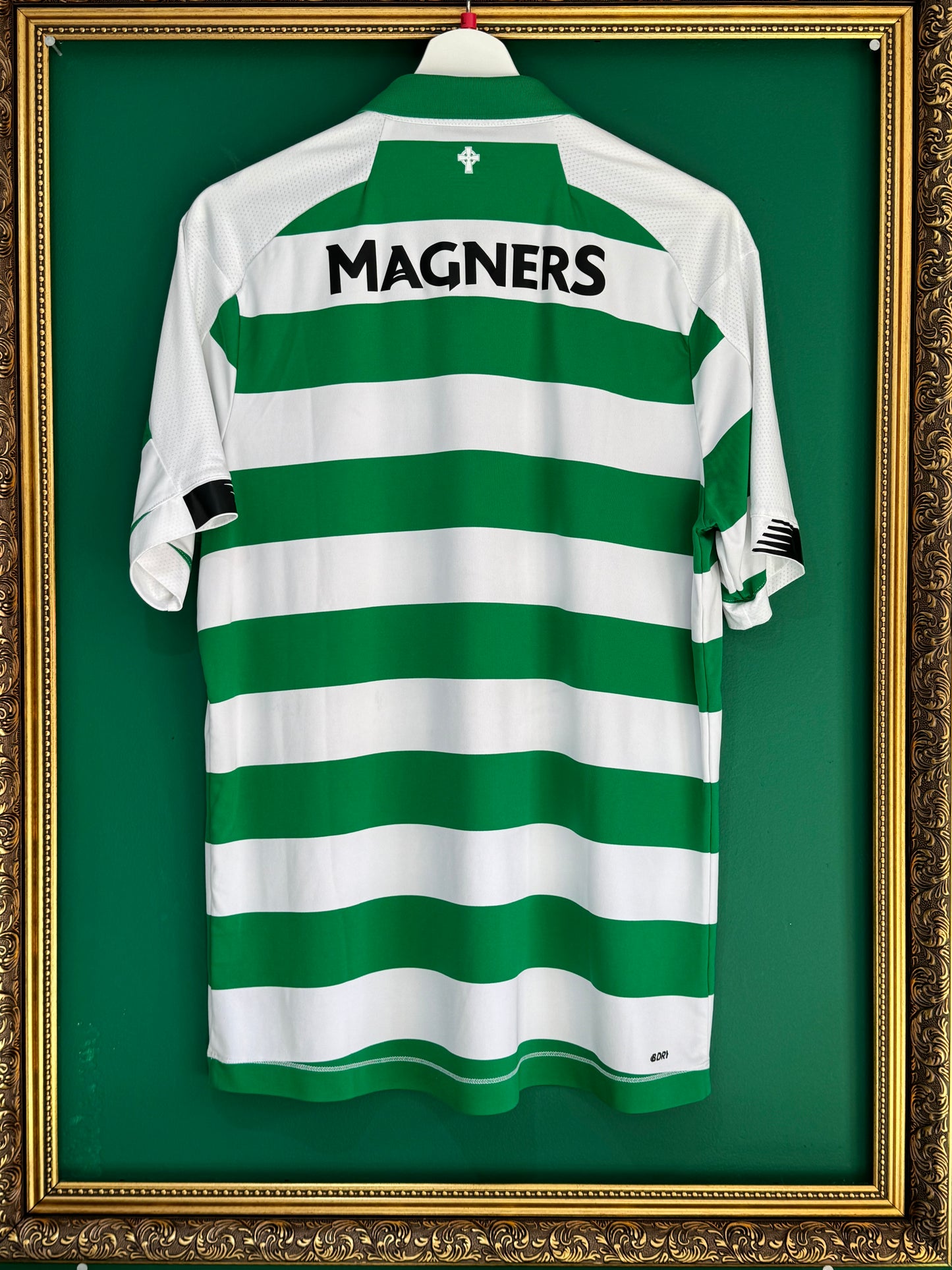 Celtic 2019/20 home shirt medium