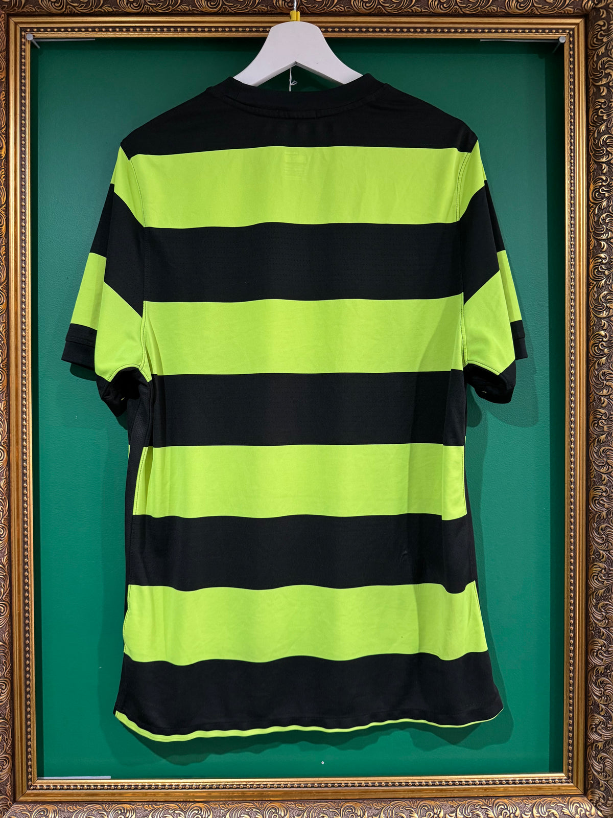 Celtic 2009/10 away shirt medium