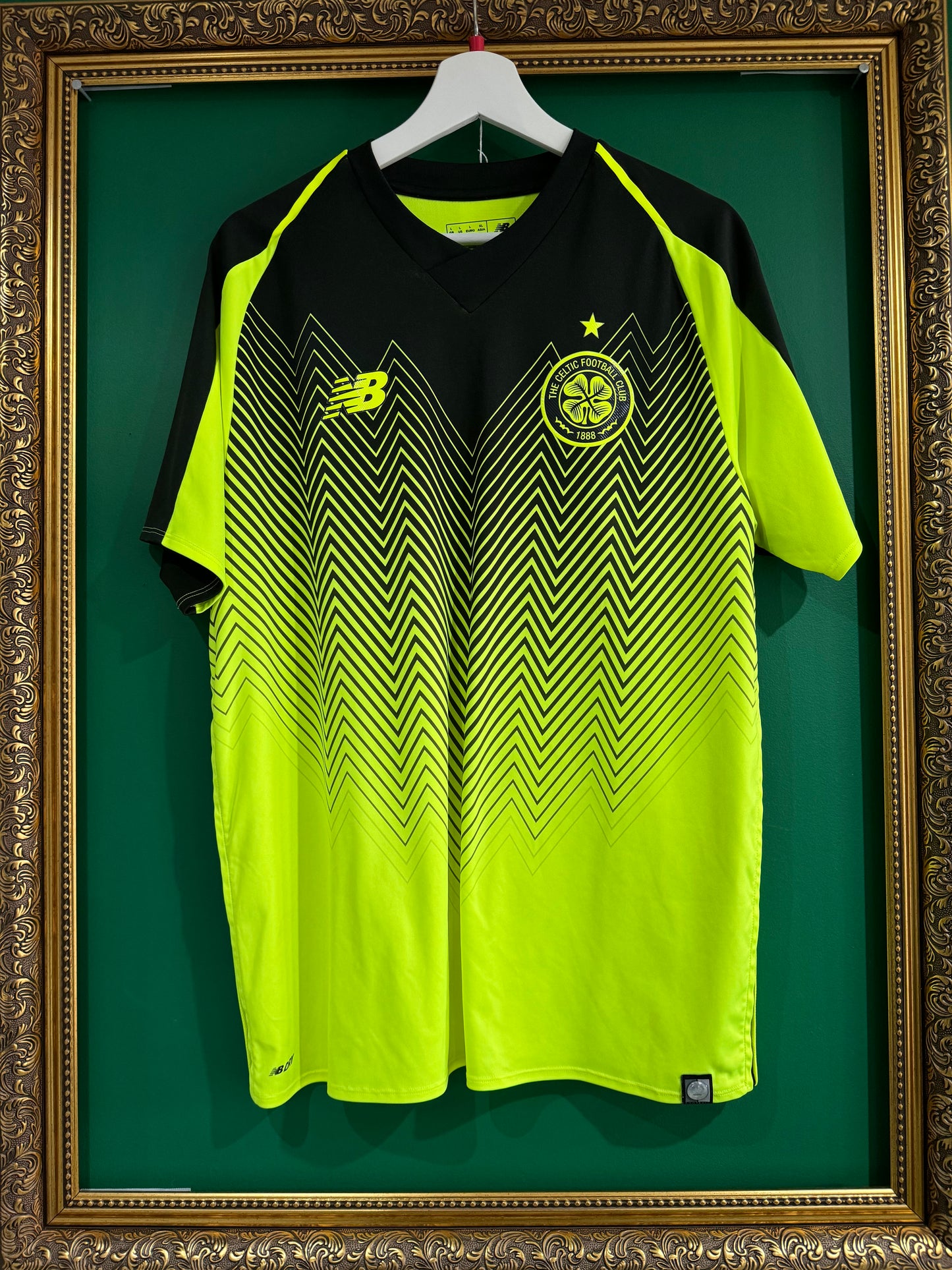 Celtic 2018/19 third large unsponsored