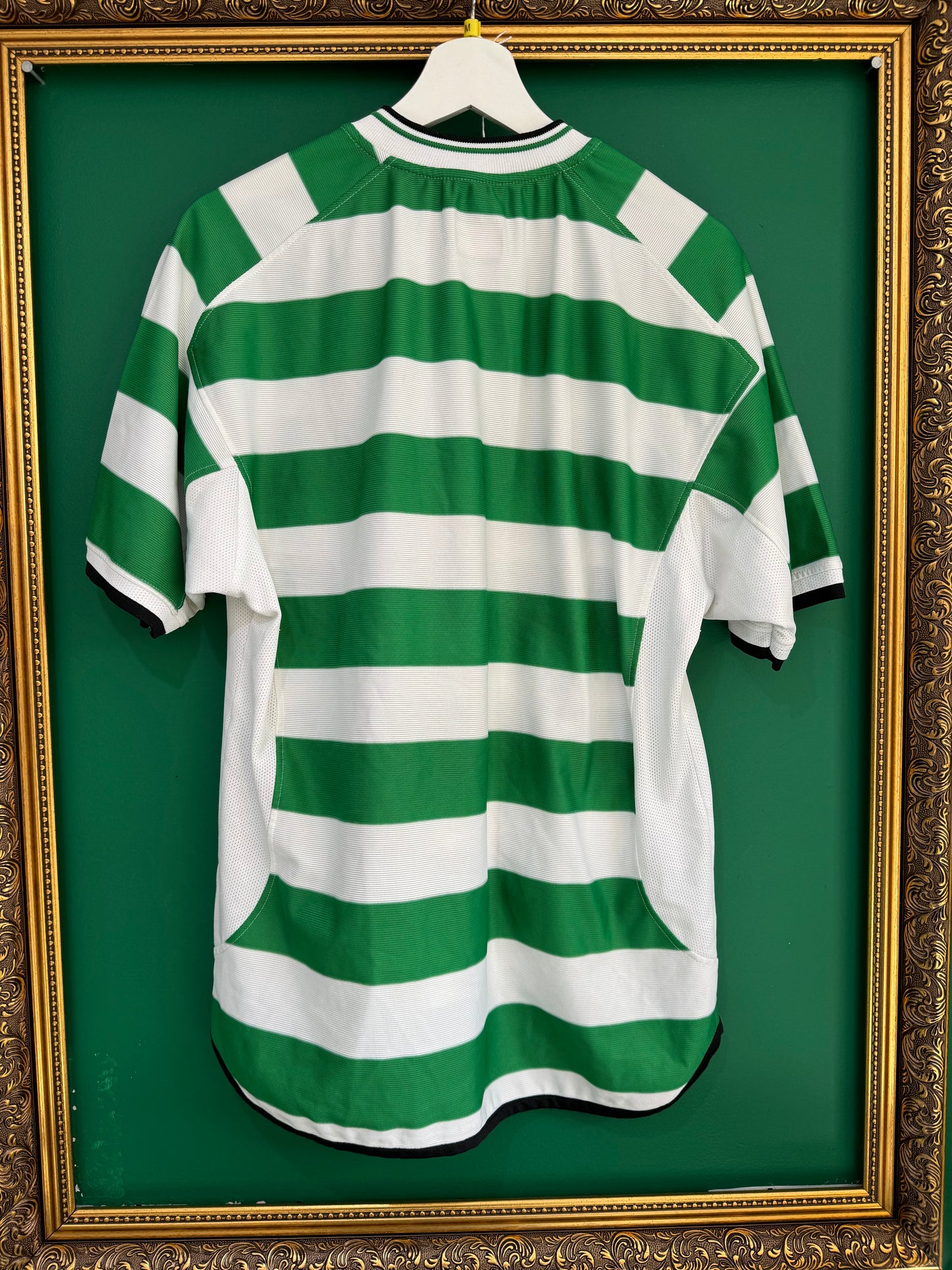 Celtic 2001/02 home medium signed