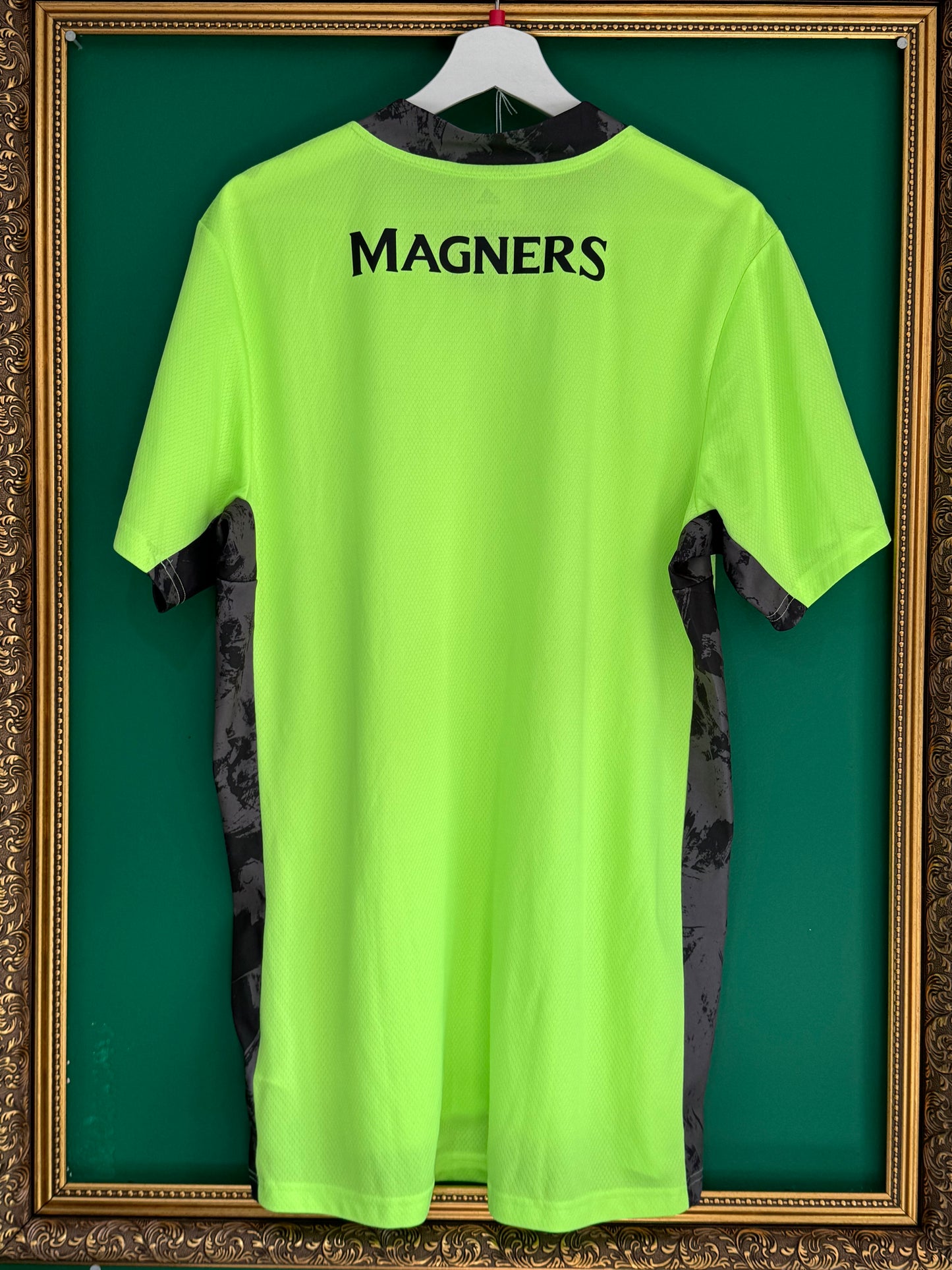 Celtic 2020/21 away goalkeeper large