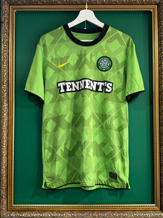 Celtic 2010/11 away shirt medium 8/10