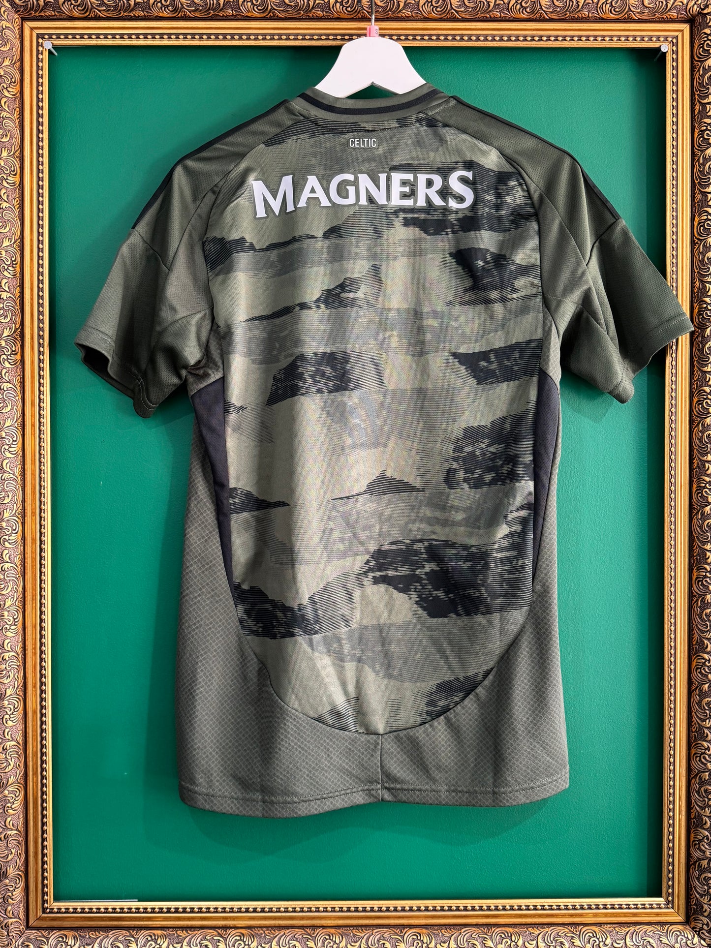 Celtic 2024/25 third shirt small