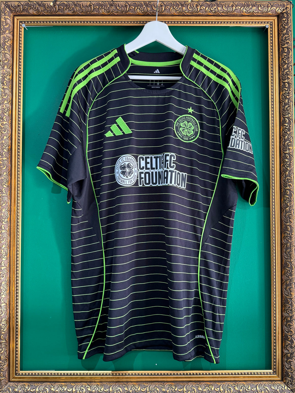 Celtic 2025/26 away pre season large 5 (Scales)