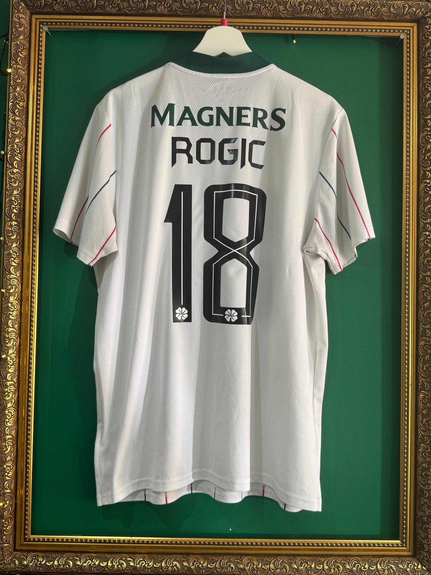 Celtic 2021/22 third shirt large Rogic 18
