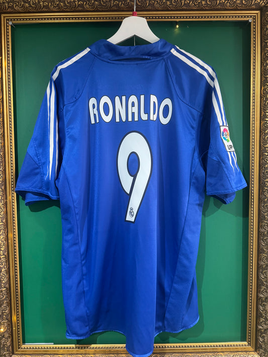 Real Madrid 2004/05 third shirt large Ronaldo 9