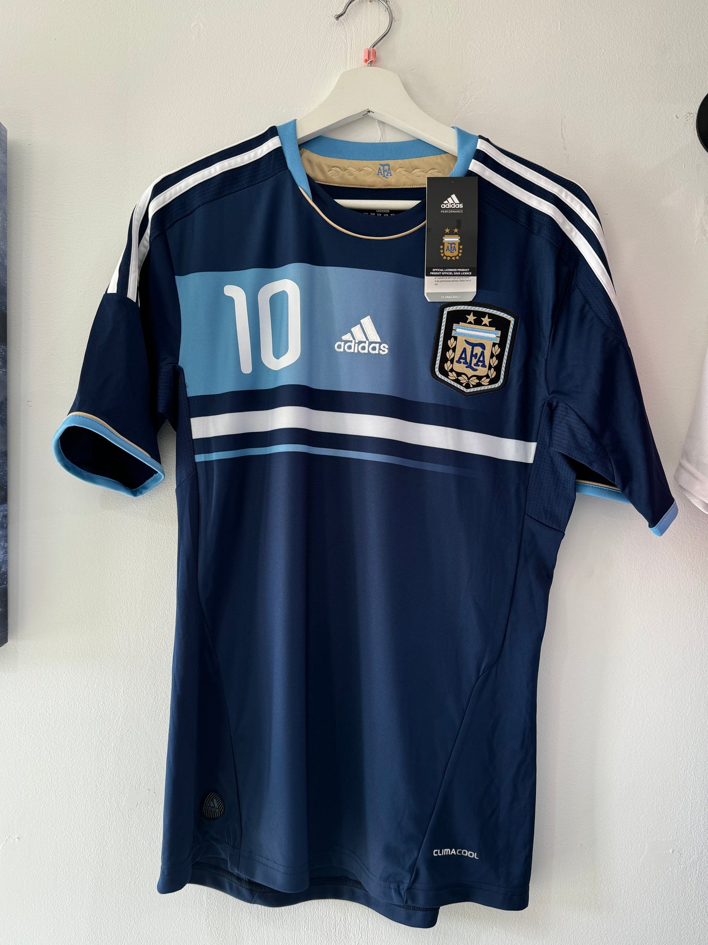 Argentina 2011 away small Messi 10 BNWT