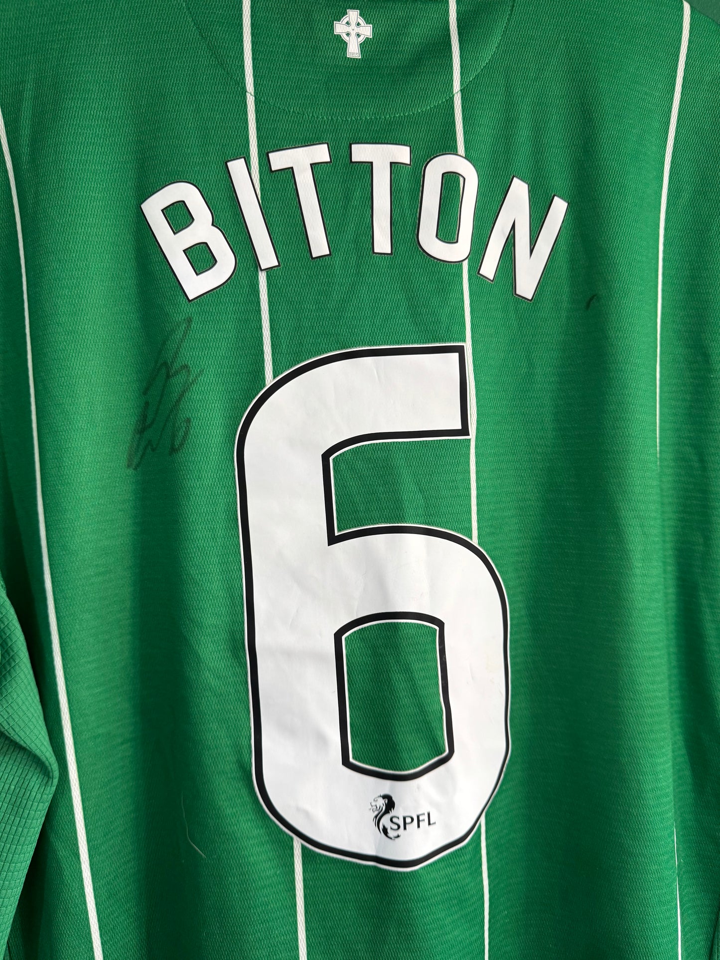 Celtic 2015/16 away shirt large Bitton 6 signed