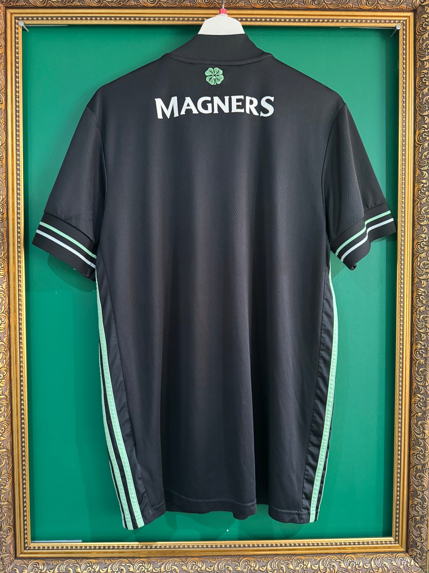 Celtic 2020/21 third shirt large