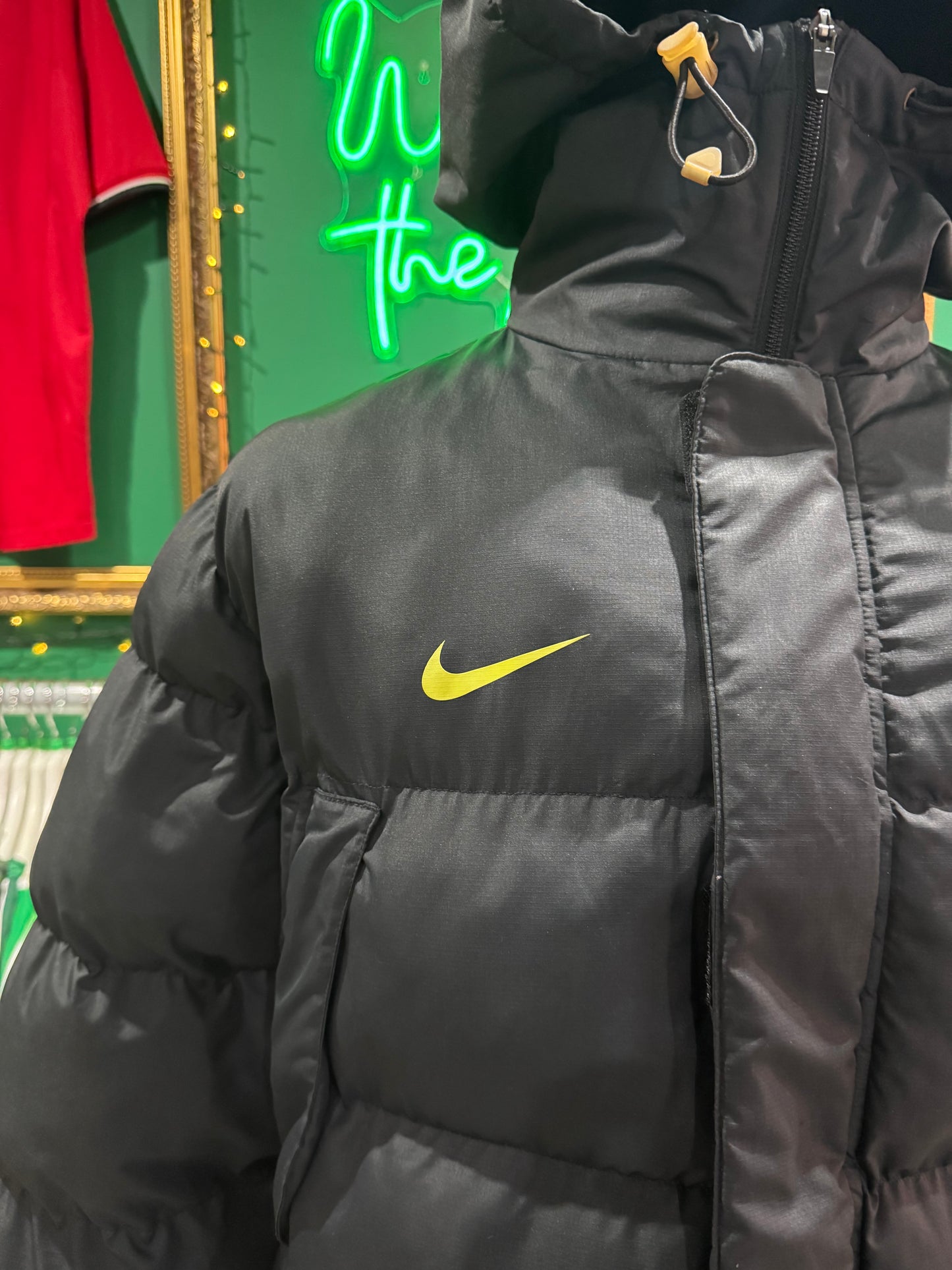Celtic padded puffer coach jacket large Nike