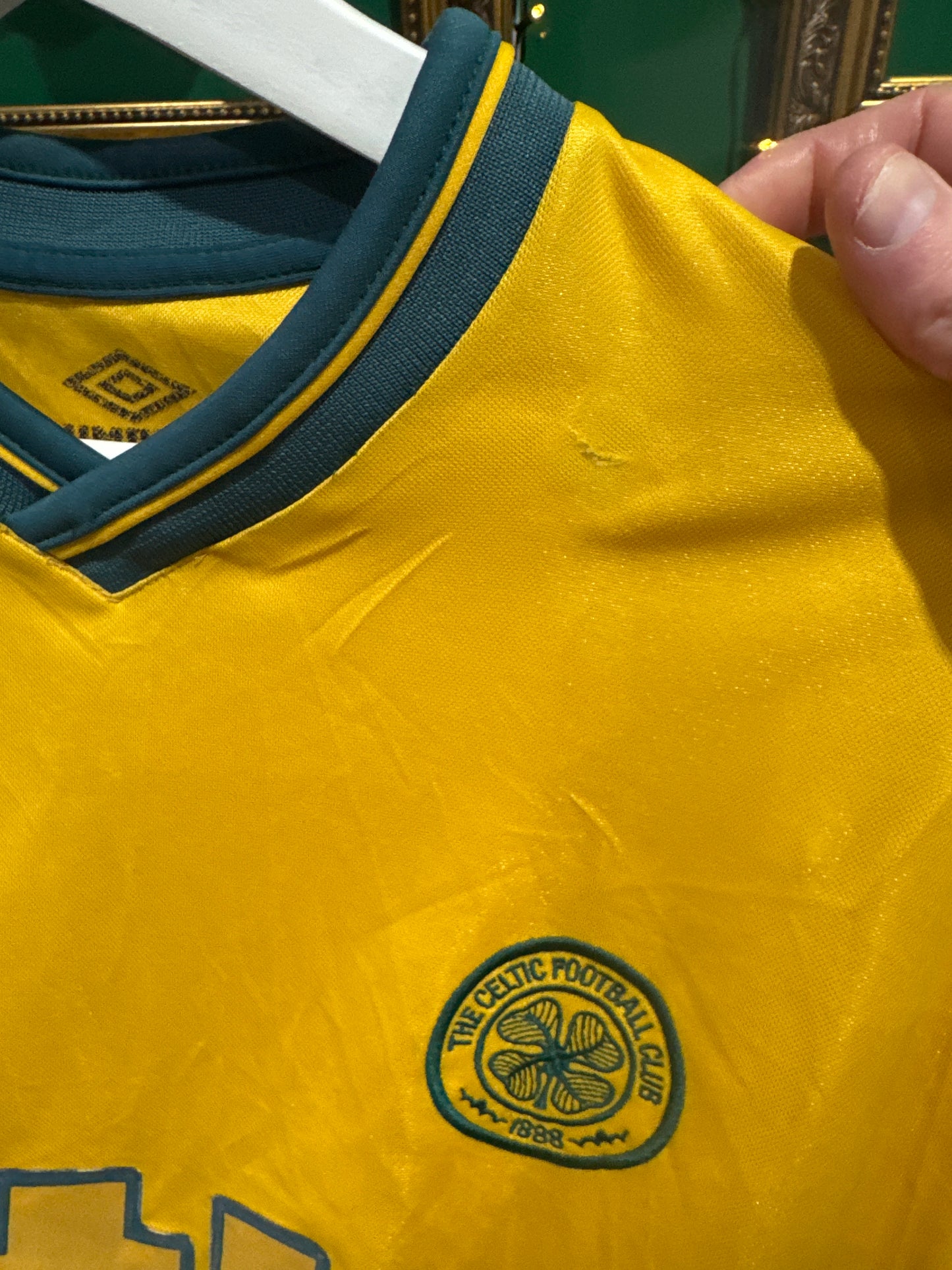 Celtic 2000/02 away shirt large