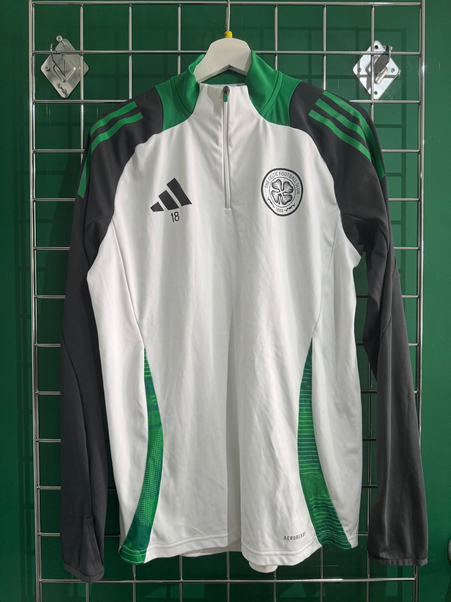 Yuki Kobayashi 18 worn Celtic training half zip medium