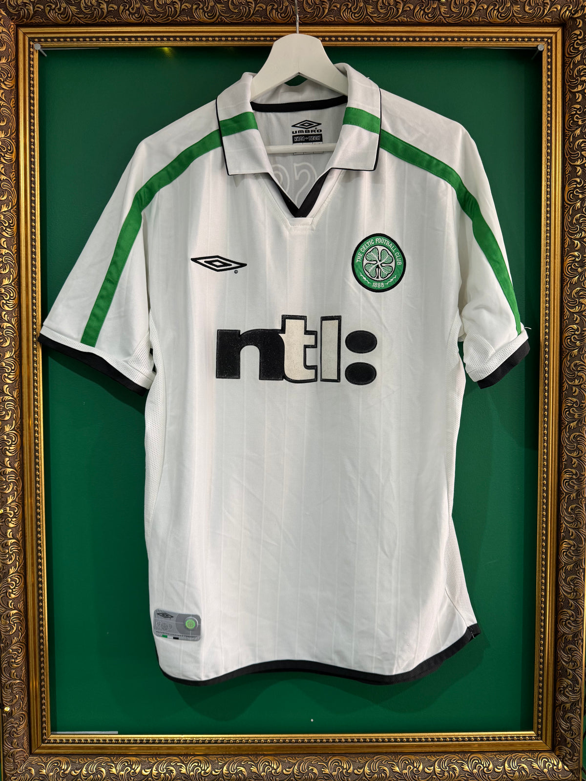 Celtic 2001/02 away shirt medium Larsson 7