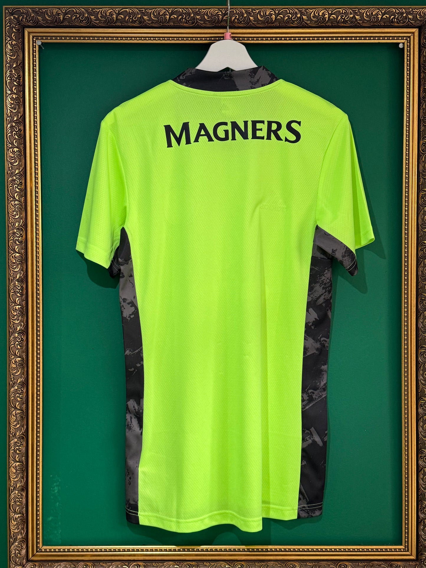 Celtic 2020/21 away goalkeeper small BNWT