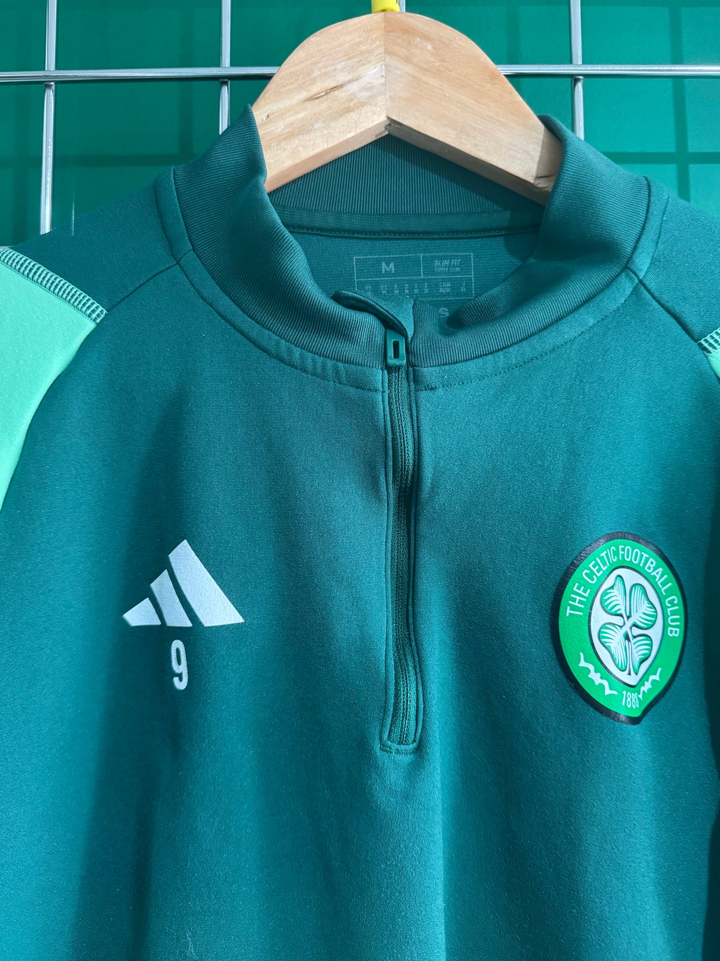 Celtic worn training had zip medium 9 Idah / Haksabanovic