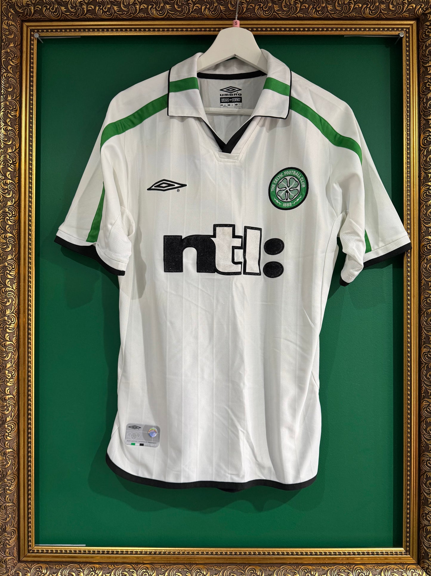 Celtic 2001/02 away small Larsson 7