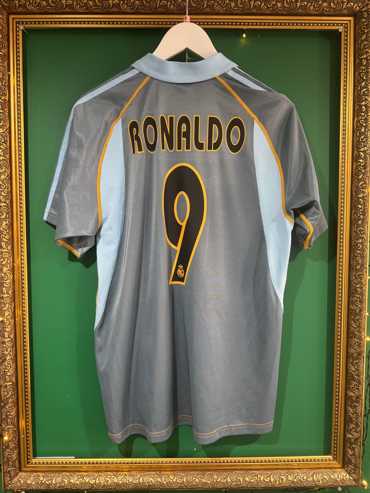Real Madrid 2003/04 third shirt small Ronaldo 9