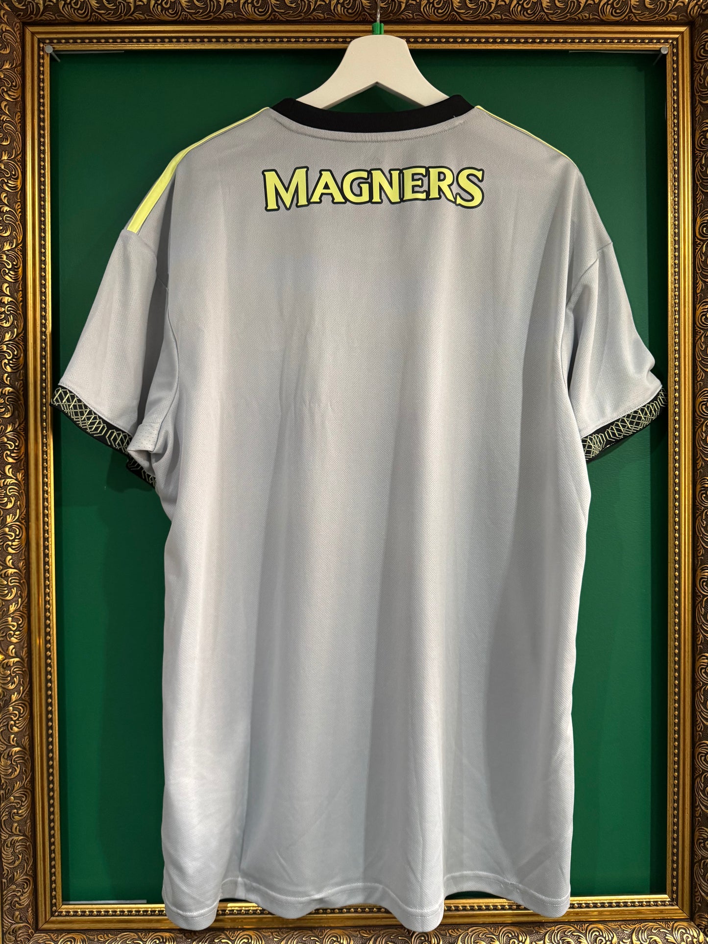 Celtic 2022/23 third shirt xlarge