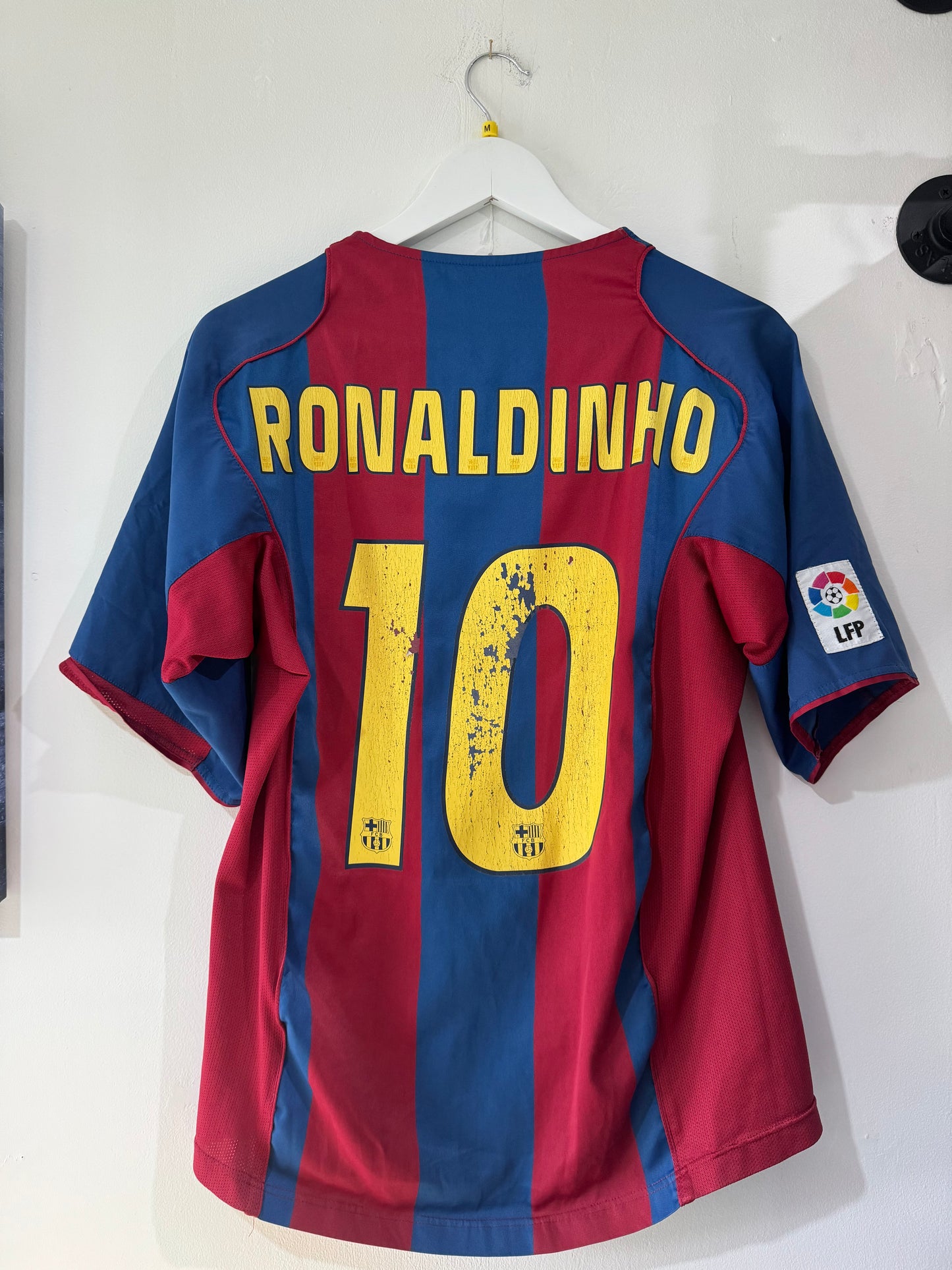 Barcelona 2004/05 home medium Ronaldinho 10