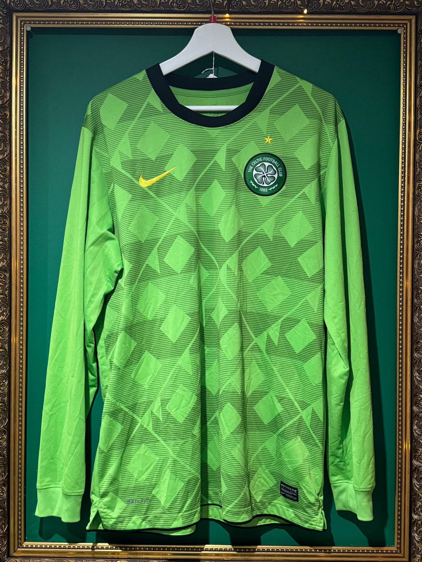 Celtic 2010/11 away large ls