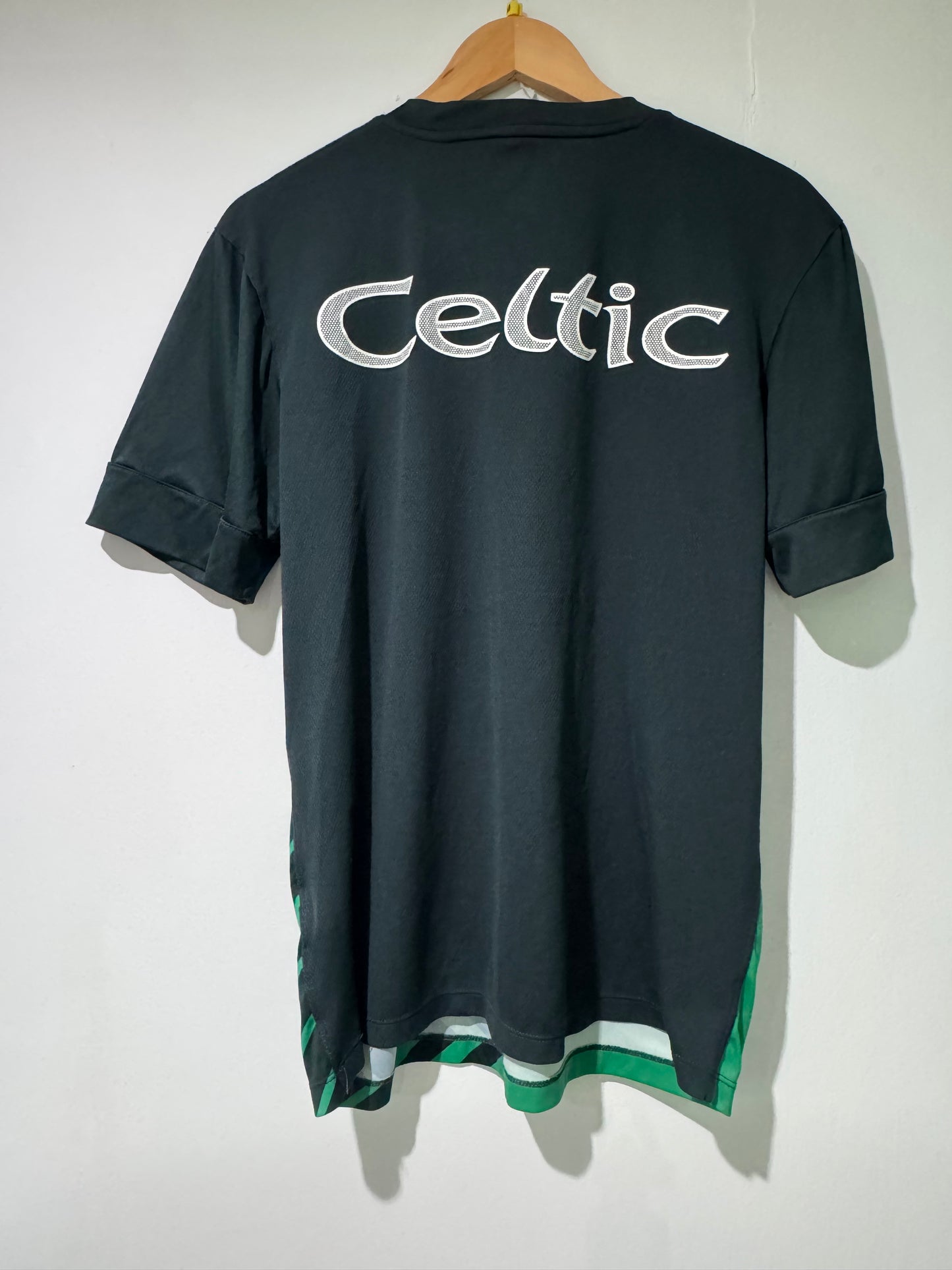 Celtic Nike training top medium rare tennents