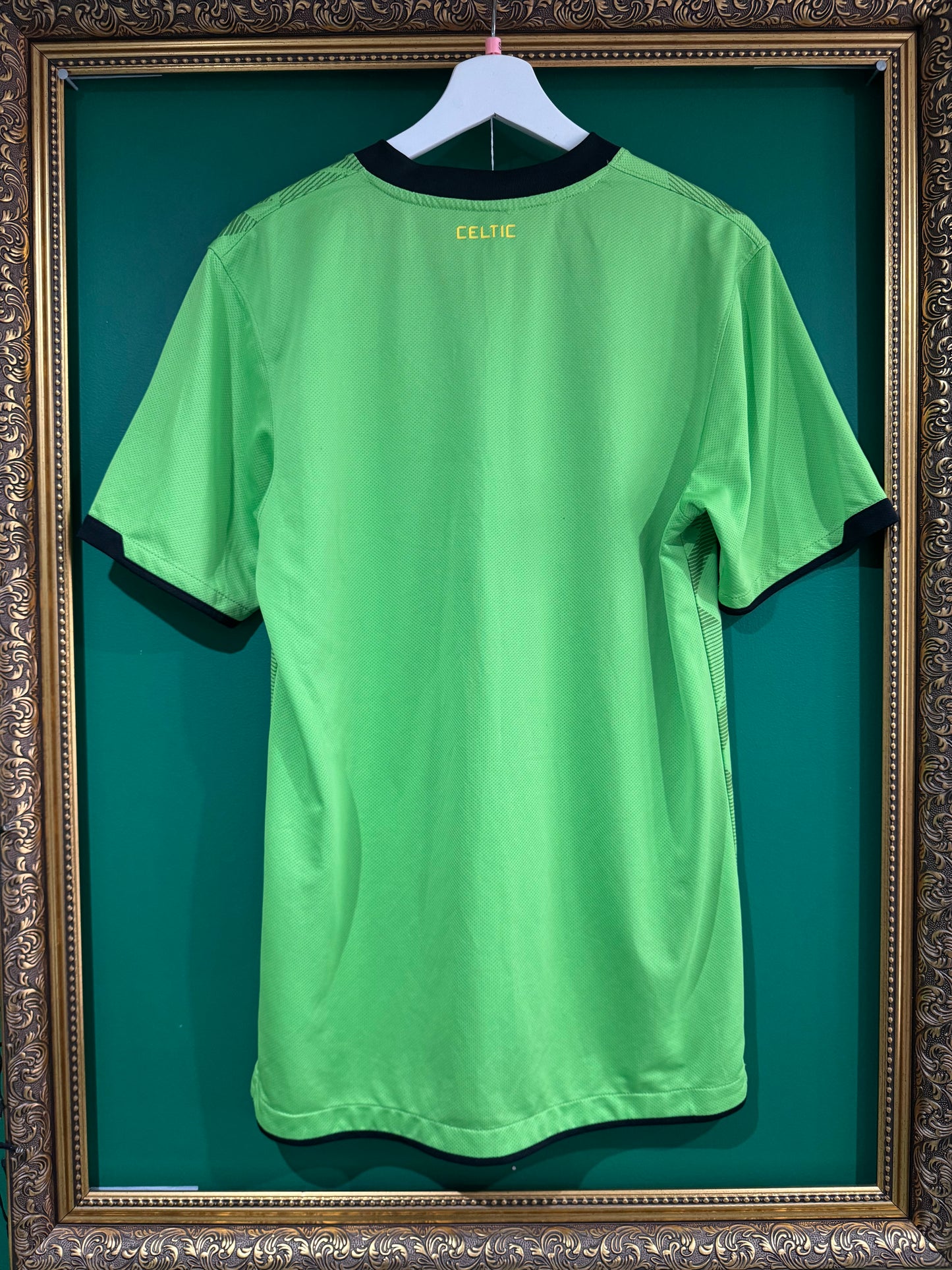 Celtic 2010/11 away shirt small
