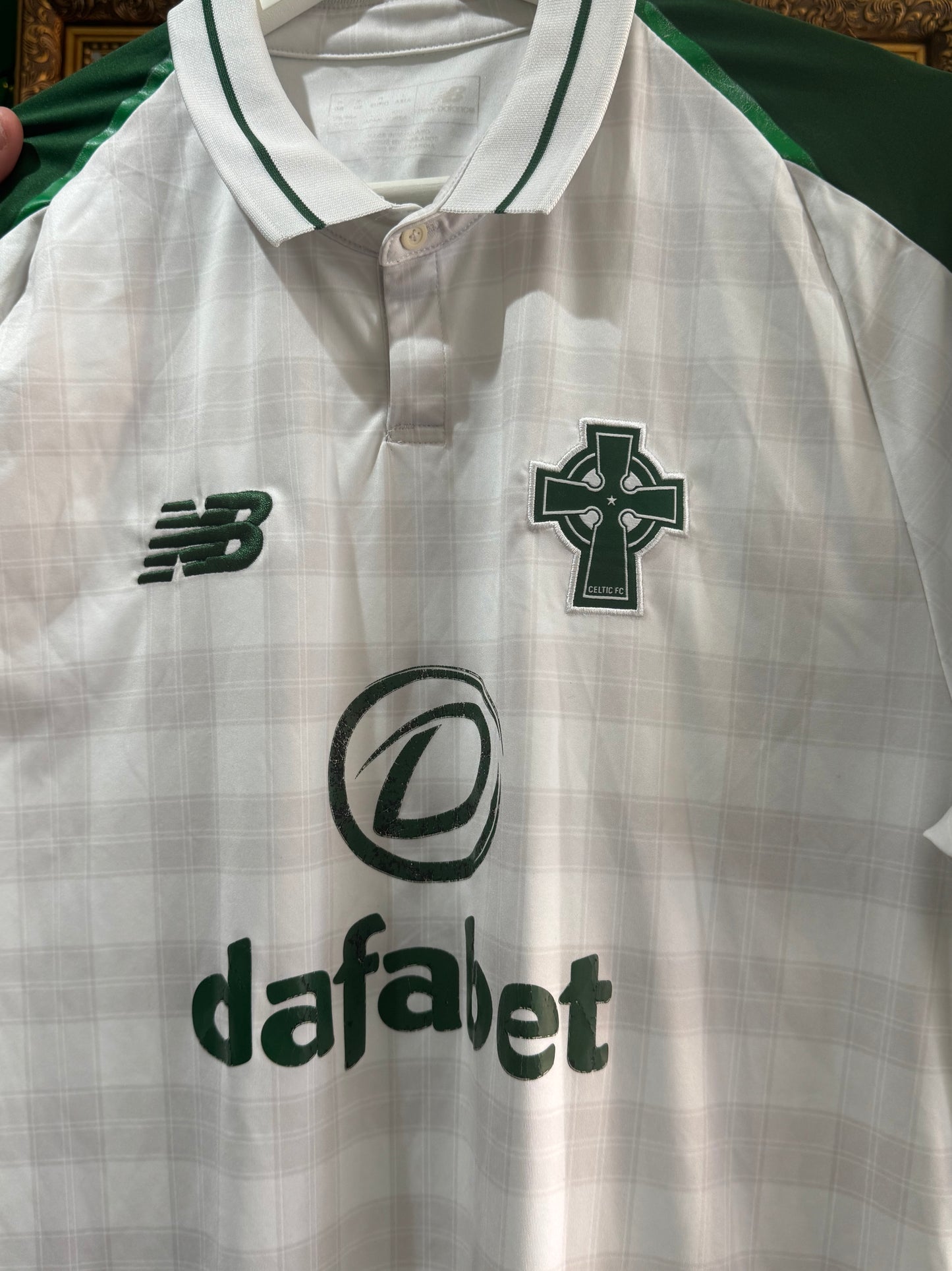 Celtic 2018/19 away shirt medium