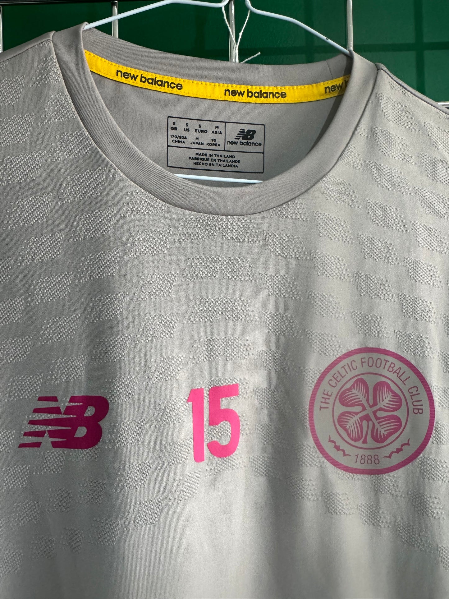 Jonny Hayes worn Celtic training top small