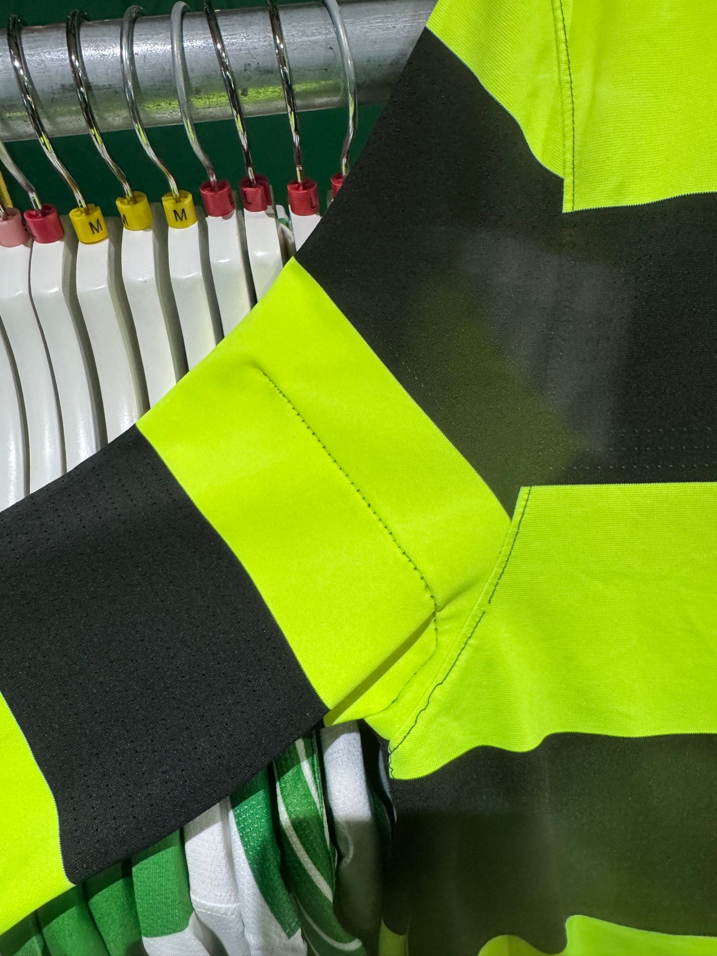 Celtic 2009/10 away shirt large ls