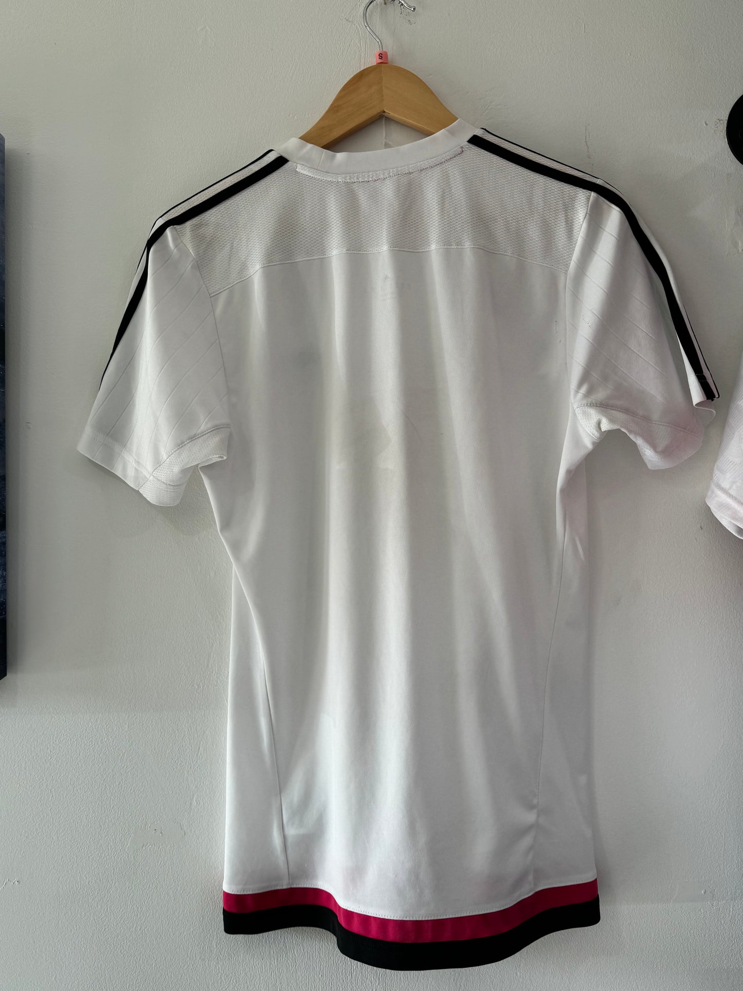 Juventus training shirt small