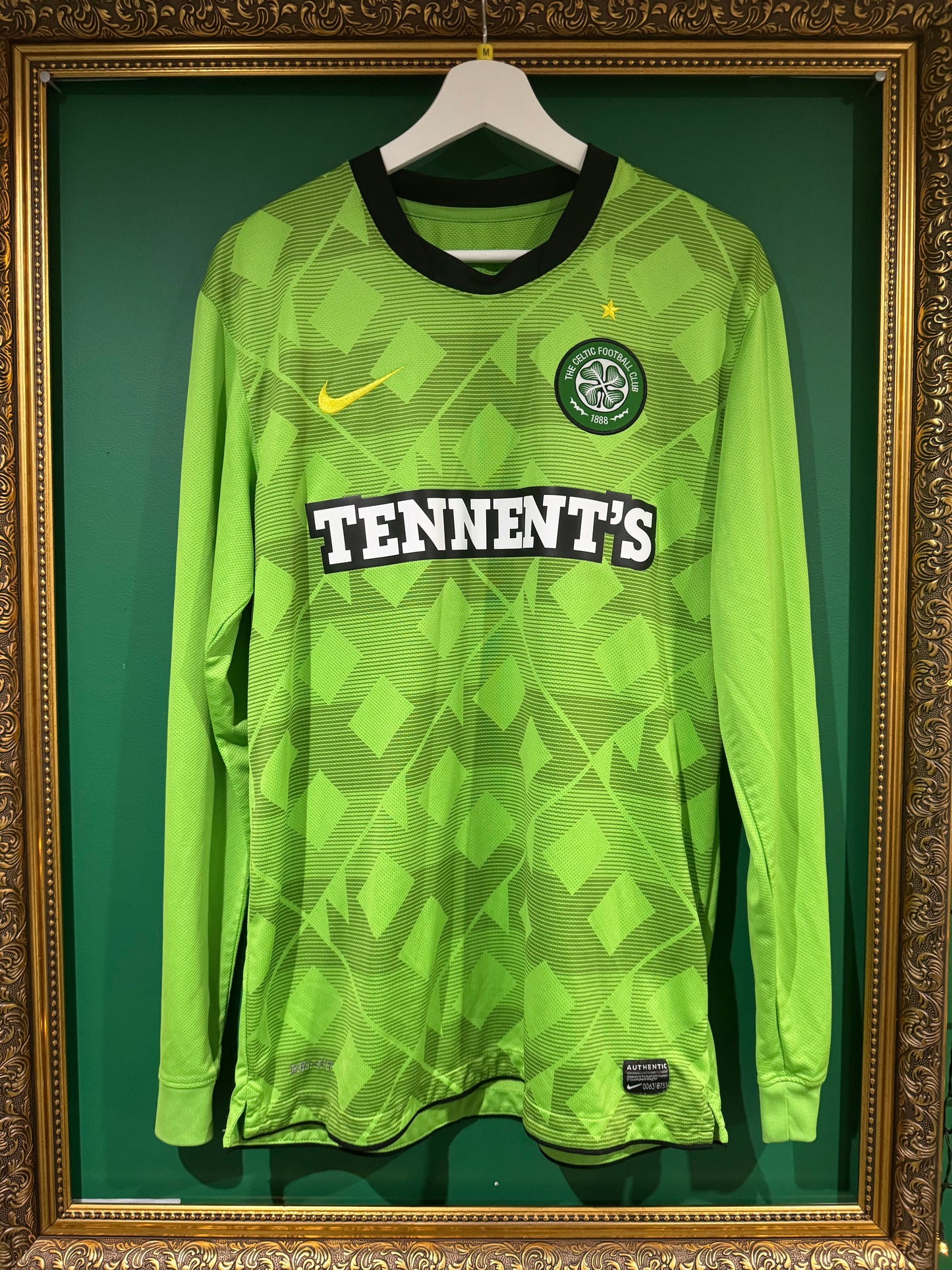 Celtic 2010/11 away shirt medium Hooper 88 long sleeve