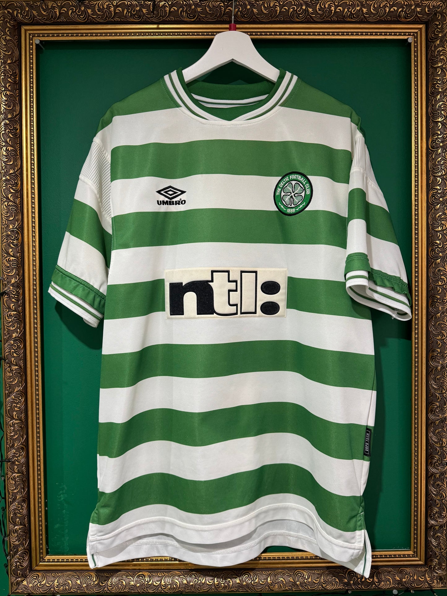 Celtic 1999/01 home large Larsson 7