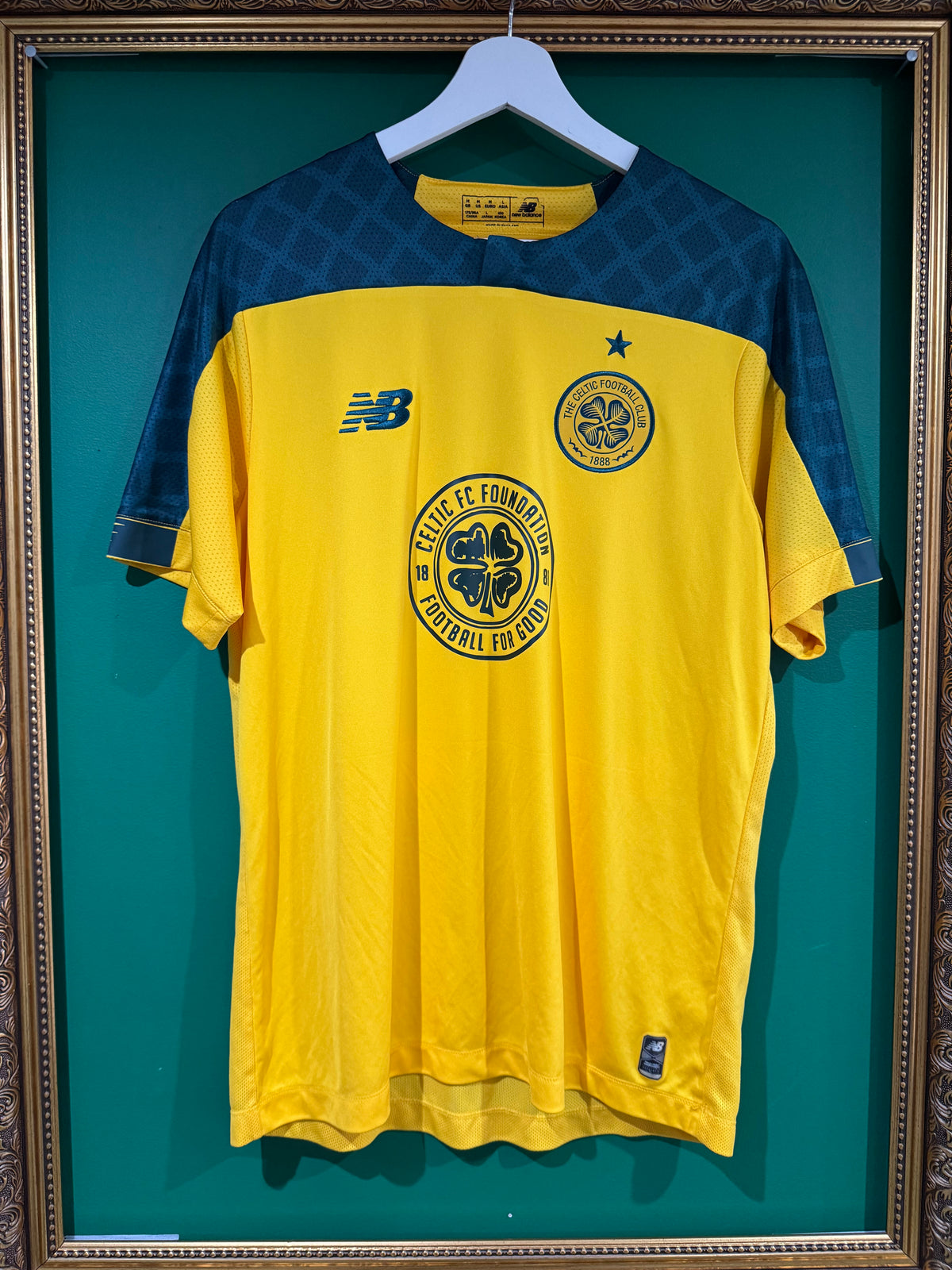Celtic 2019/20 away shirt medium Frimpong 30 (rare foundation sponsor)
