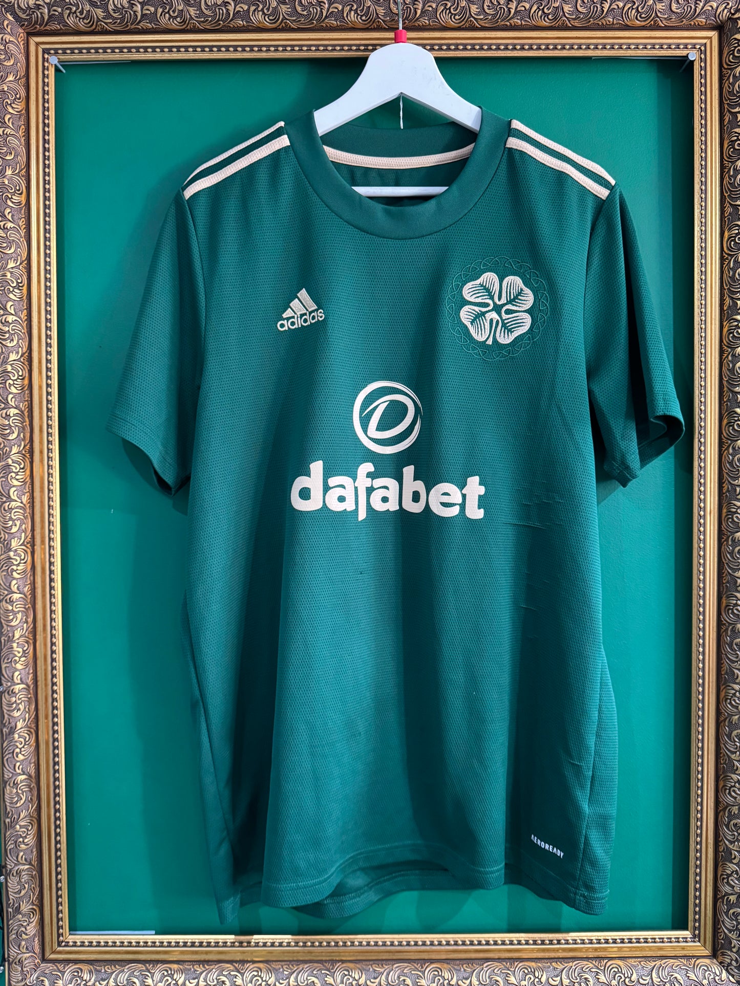 Celtic 2021/22 away shirt large