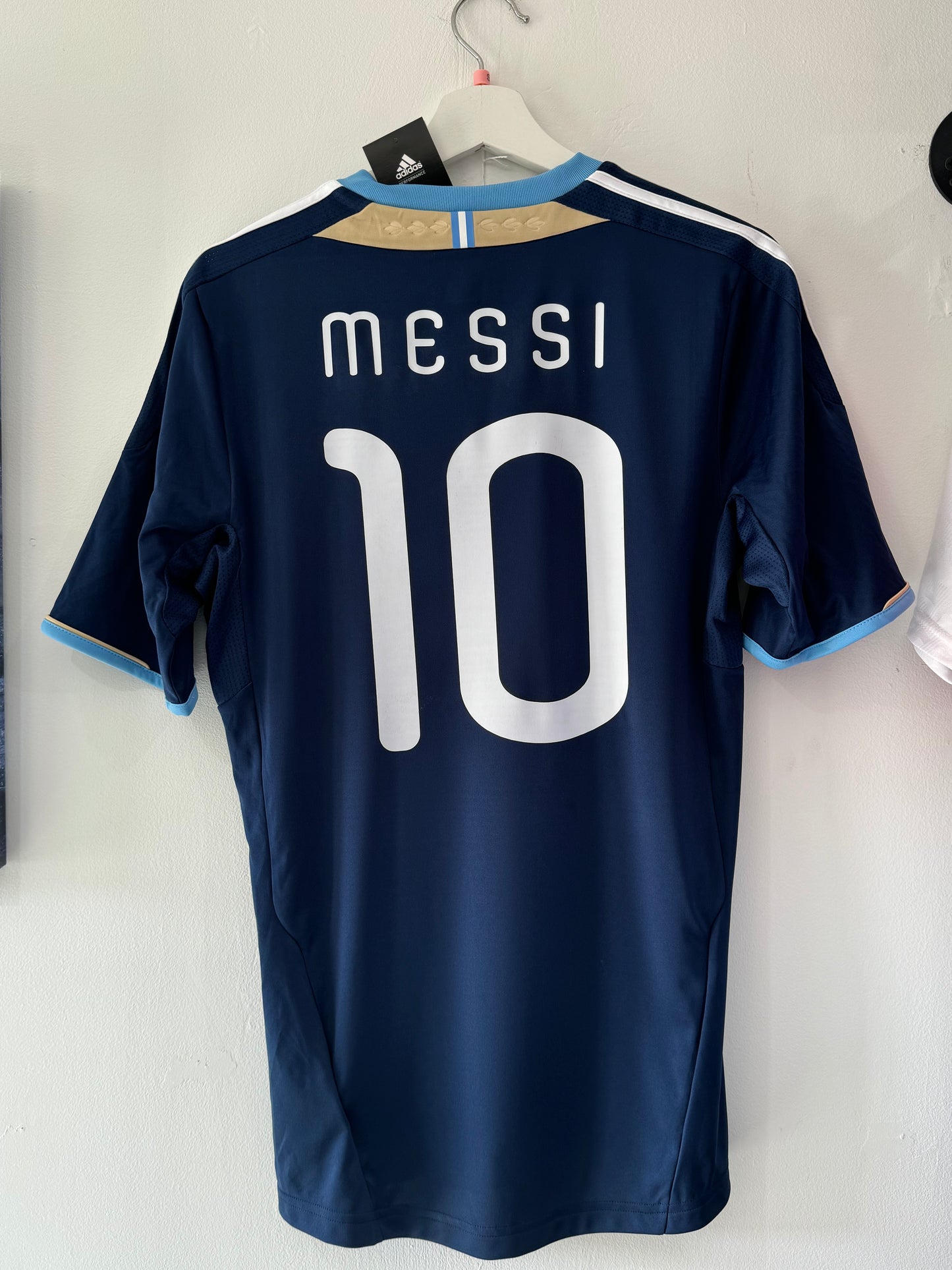 Argentina 2011 away small Messi 10 BNWT